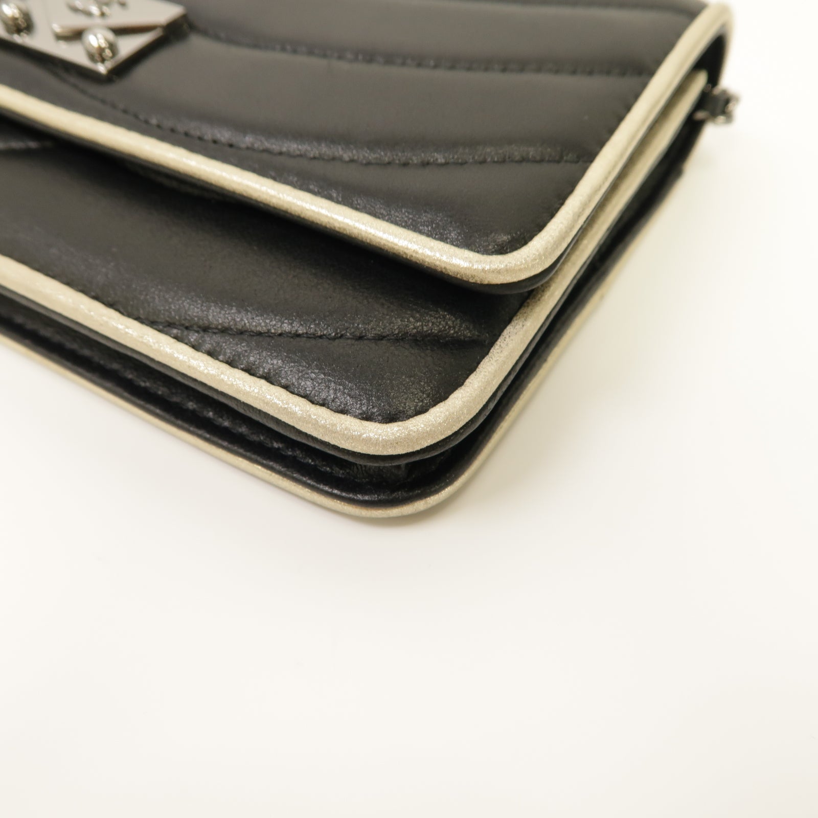 CHANEL 羊皮皮革Wallet On Chain Shoulder Bag銀扣鏈帶肩背袋黑色