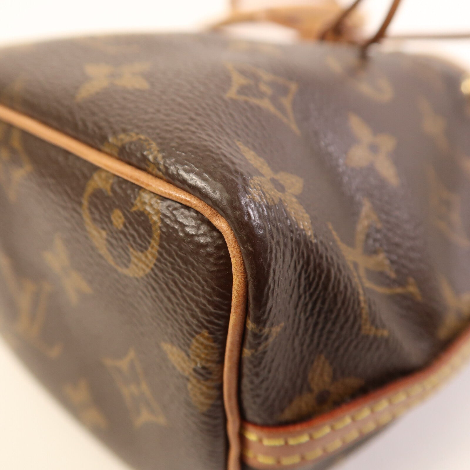 LOUIS VUITTON Monogram Nano Noe金扣肩背袋