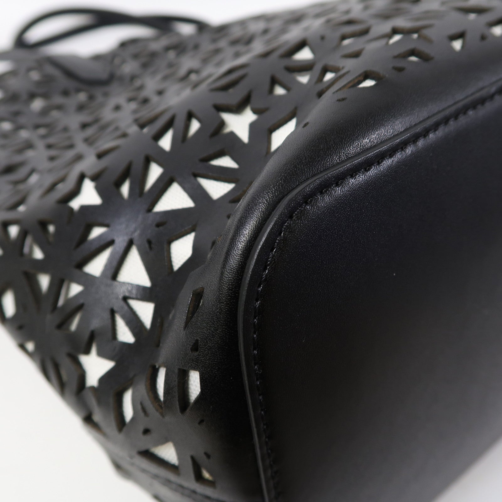 GIVENCHY 牛皮皮革Antigona Shopper銀扣手挽袋黑色
