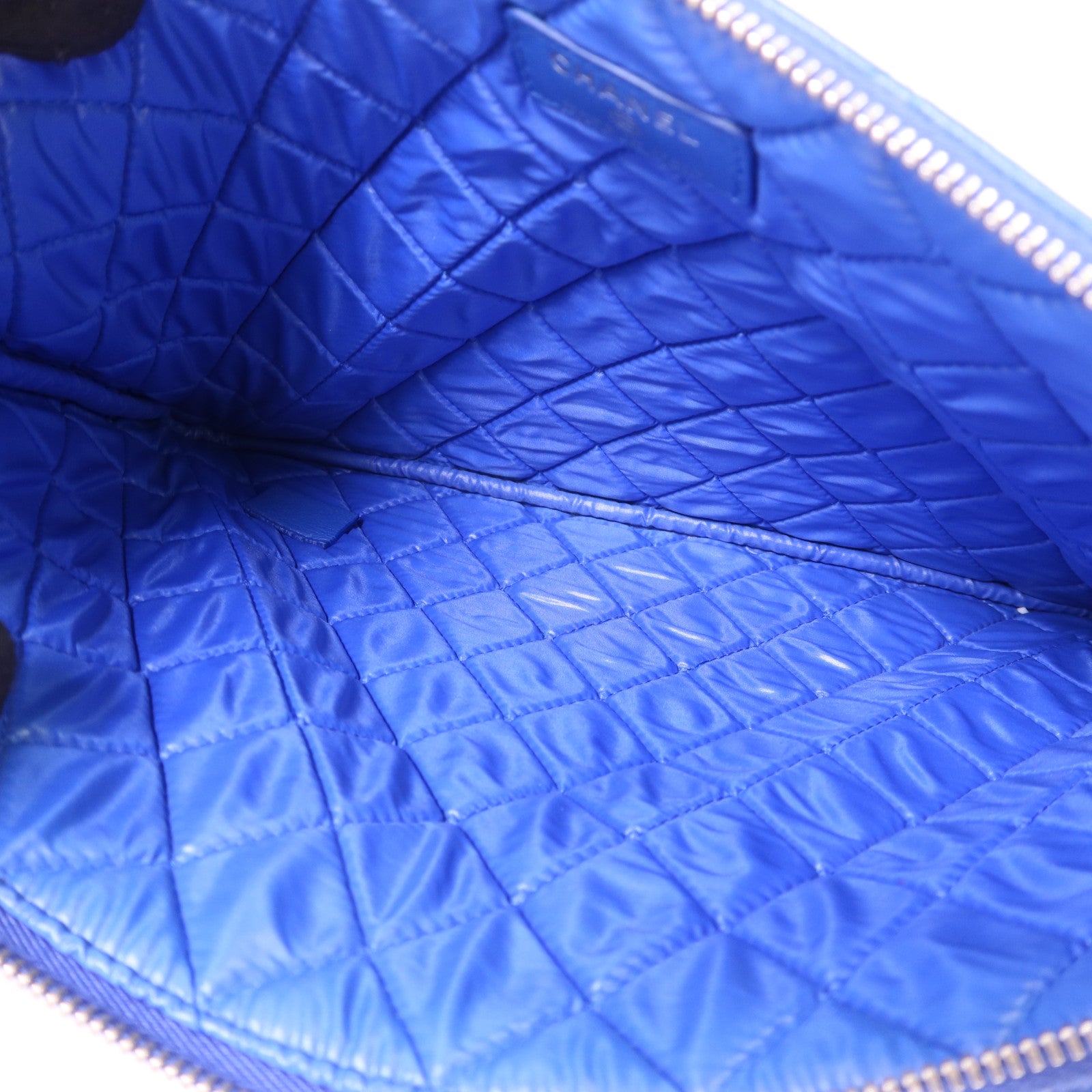 CHANEL 羊皮皮革Pouch銀扣手拿包