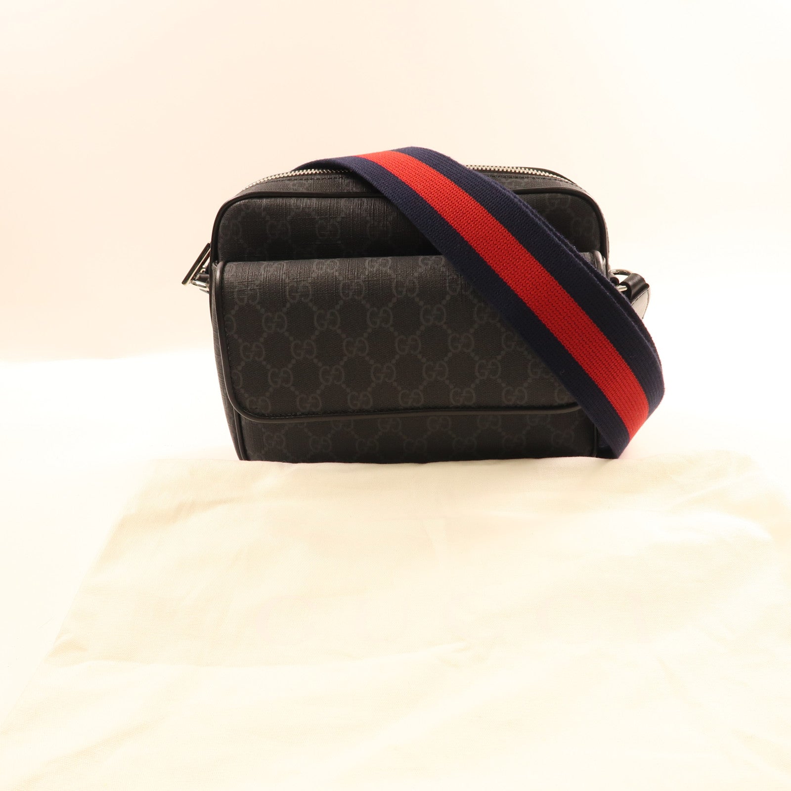 GUCCI 塗層帆布Crossbody Bag銀扣肩背袋