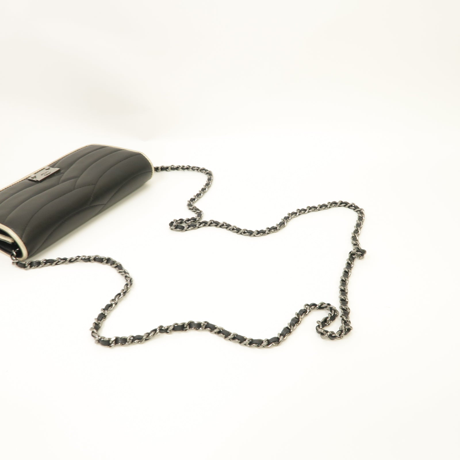 CHANEL 羊皮皮革Wallet On Chain Shoulder Bag銀扣鏈帶肩背袋黑色