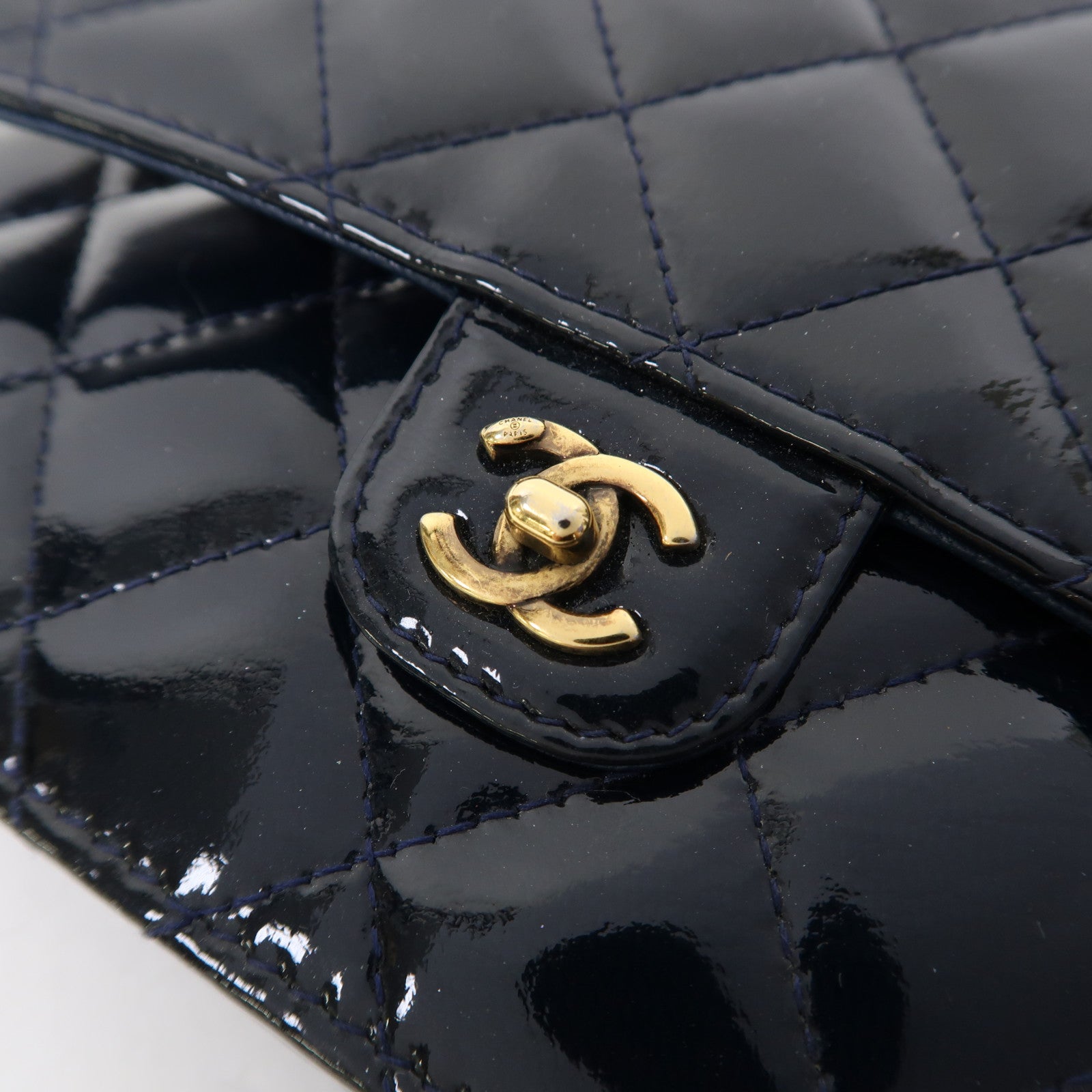 CHANEL 菱格漆皮皮革Chain Shoulder金扣鏈帶肩背袋藍色