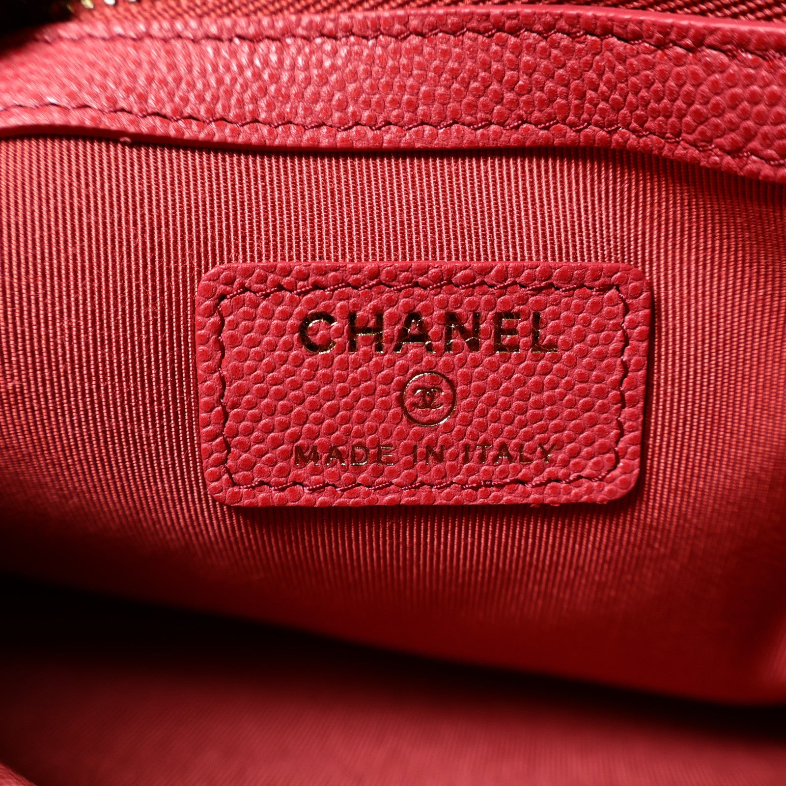 CHANEL 牛皮皮革Pouch金扣手拿包