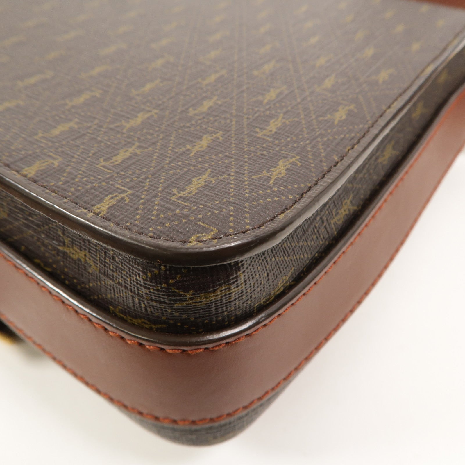 SAINT LAURENT 牛皮皮革Le Monogramme肩背袋