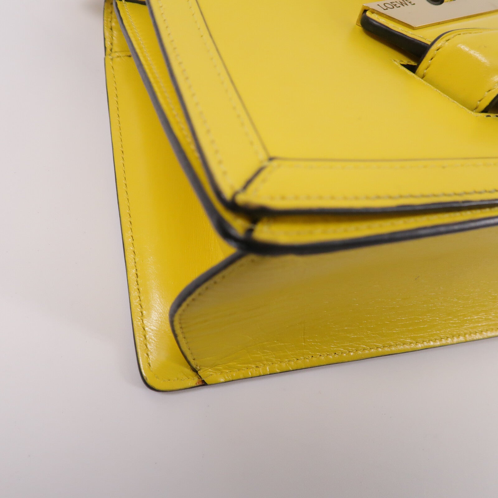 LOEWE 牛皮皮革Barcelona Bag肩背袋