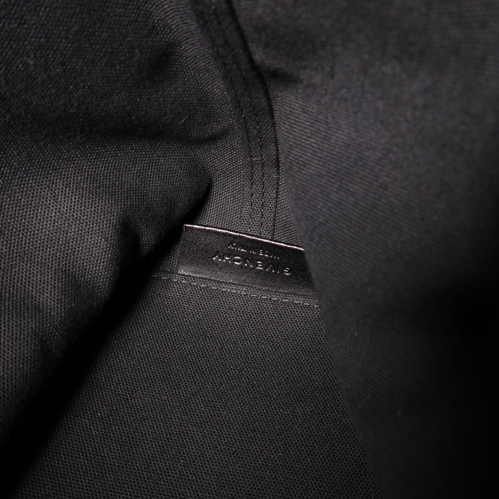GIVENCHY 牛皮皮革Antigona Shopper銀扣手挽袋黑色