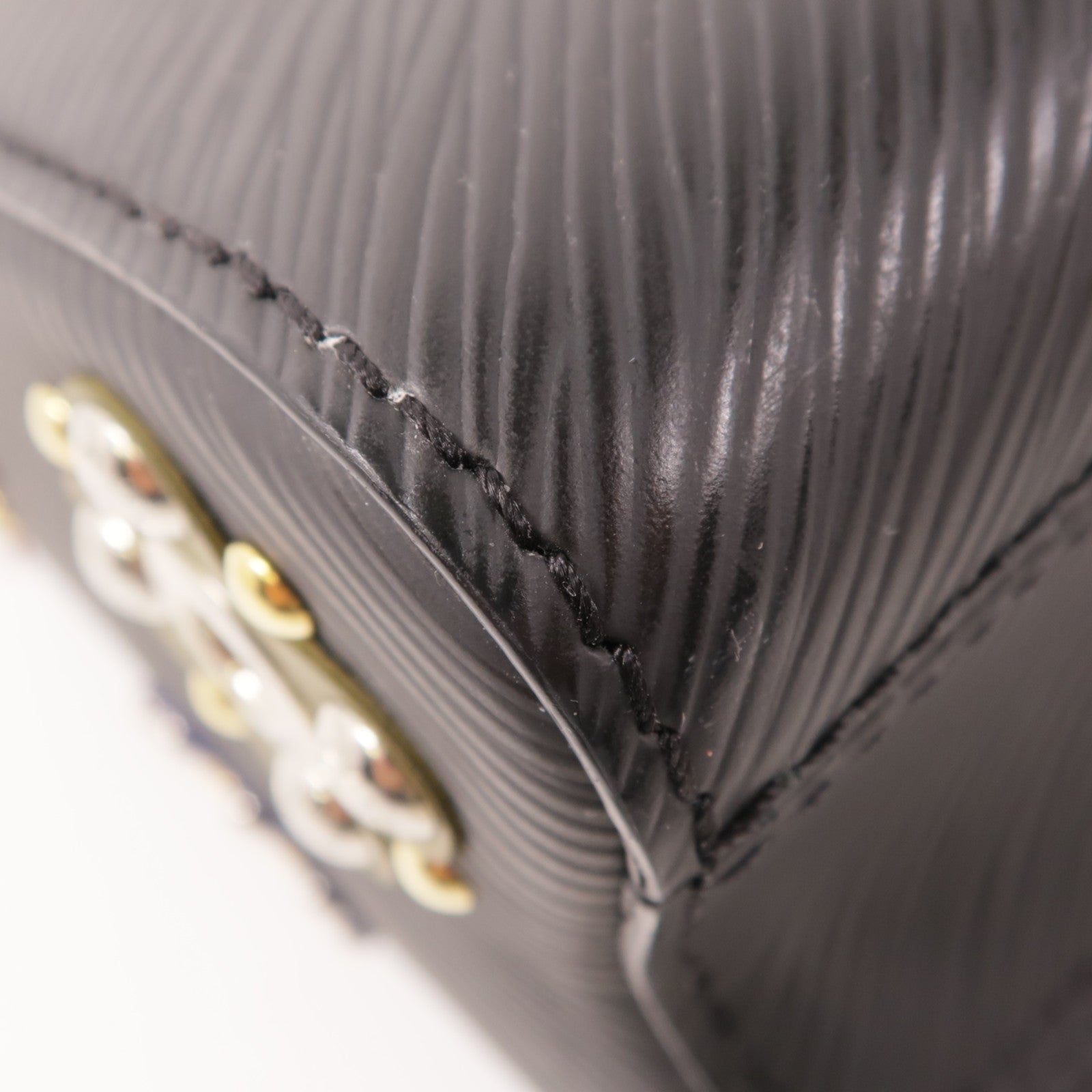 LOUIS VUITTON Epi Mechanical Flowers Twist金扣肩背袋