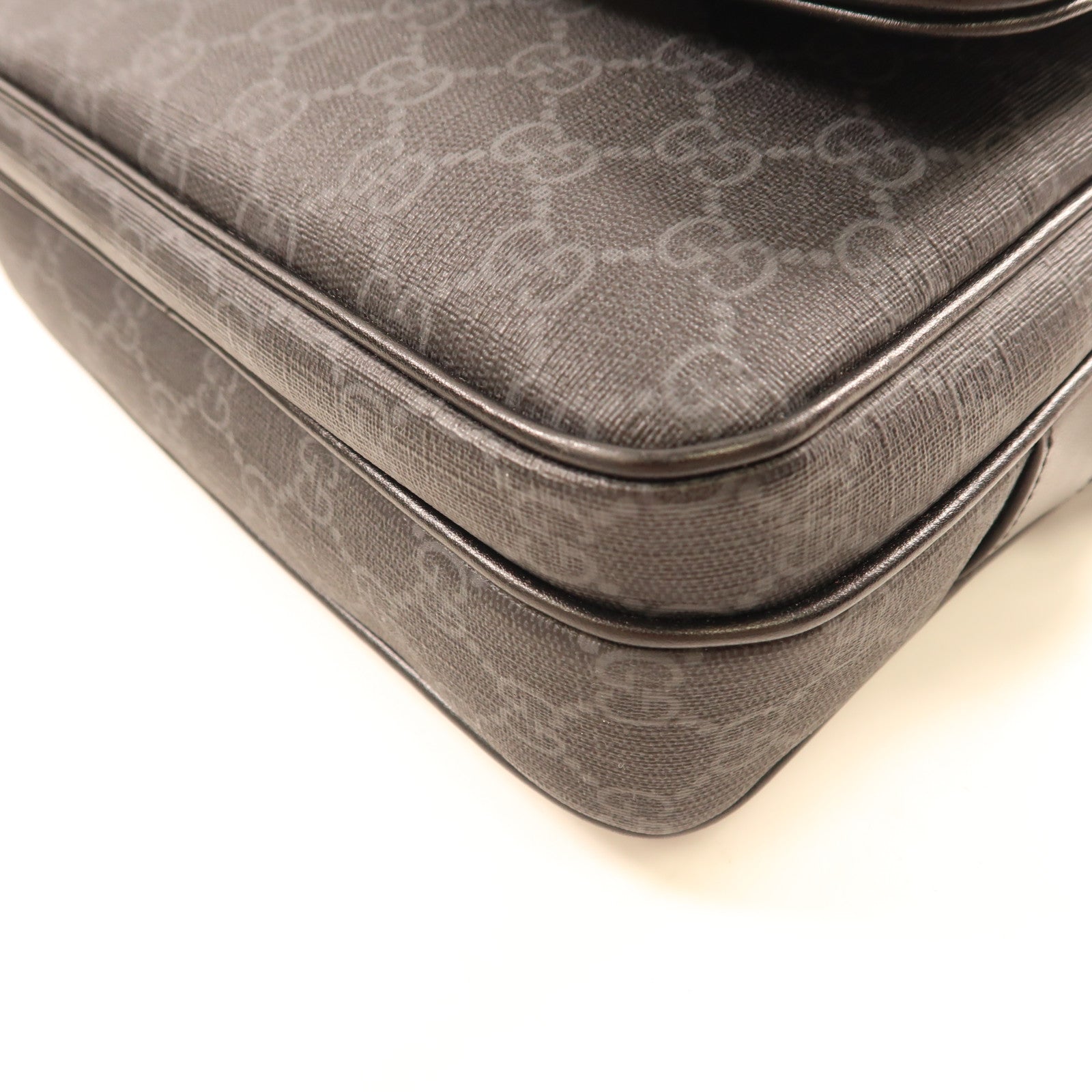 GUCCI 塗層帆布Crossbody Bag銀扣肩背袋
