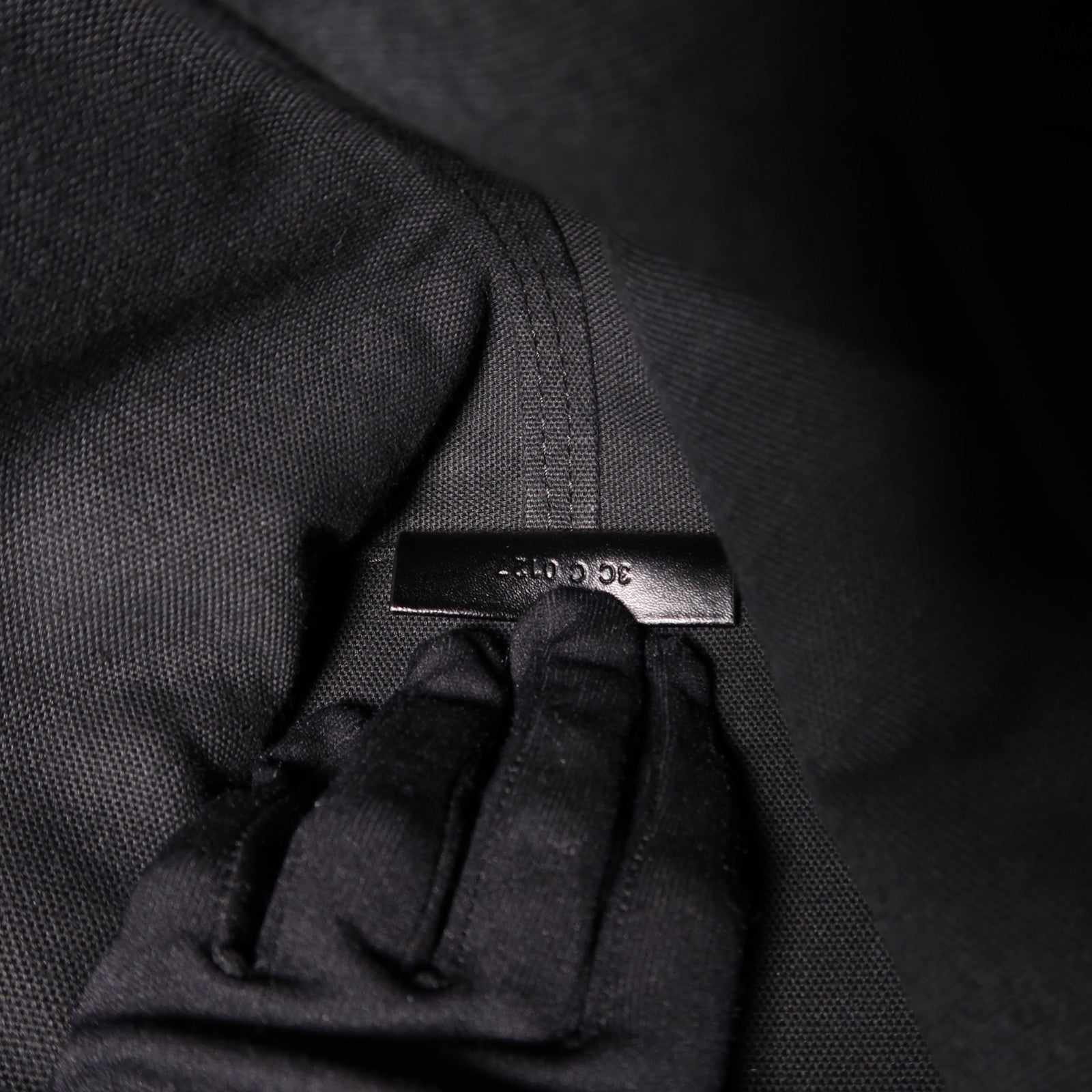 GIVENCHY 牛皮皮革Antigona Shopper銀扣手挽袋黑色