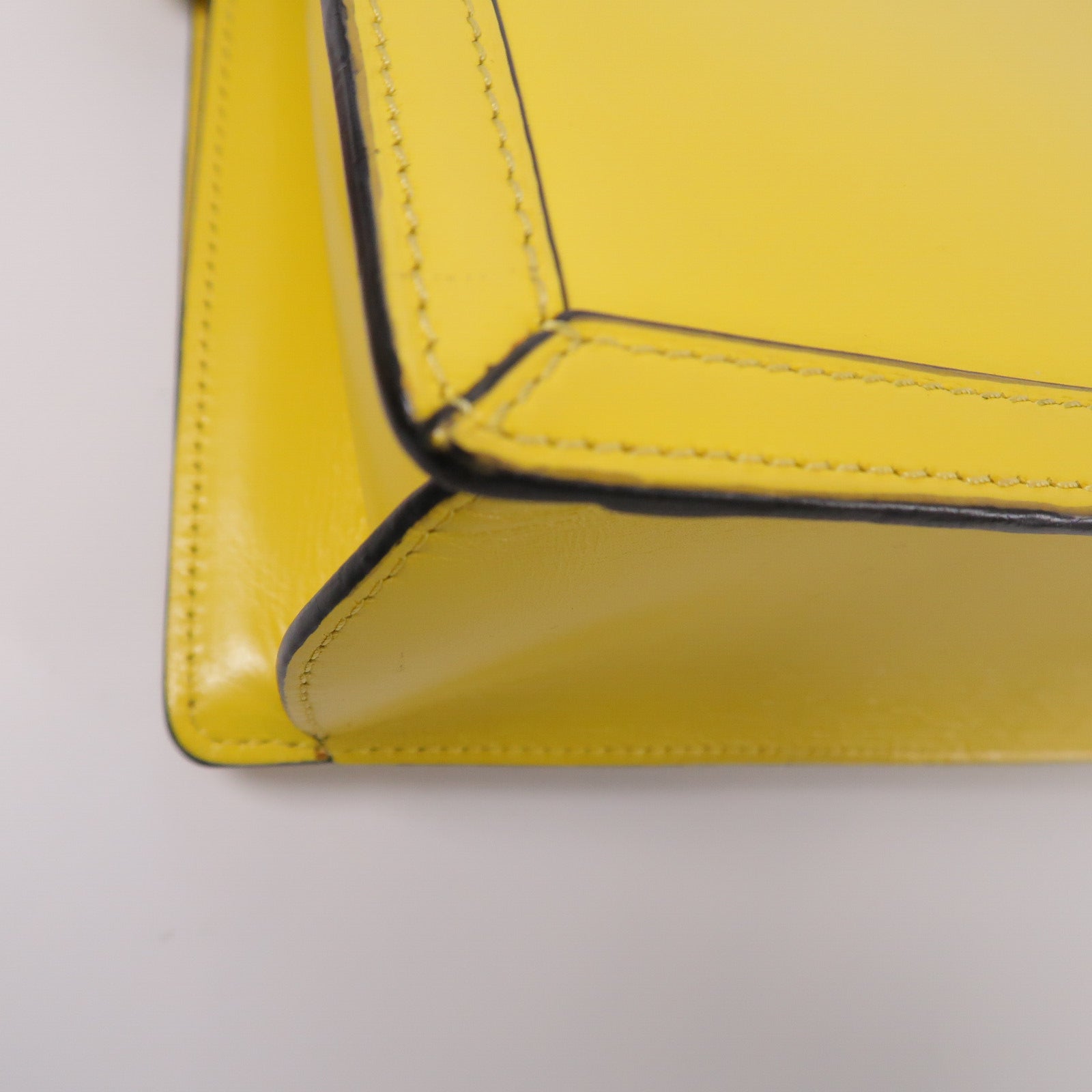 LOEWE 牛皮皮革Barcelona Bag肩背袋