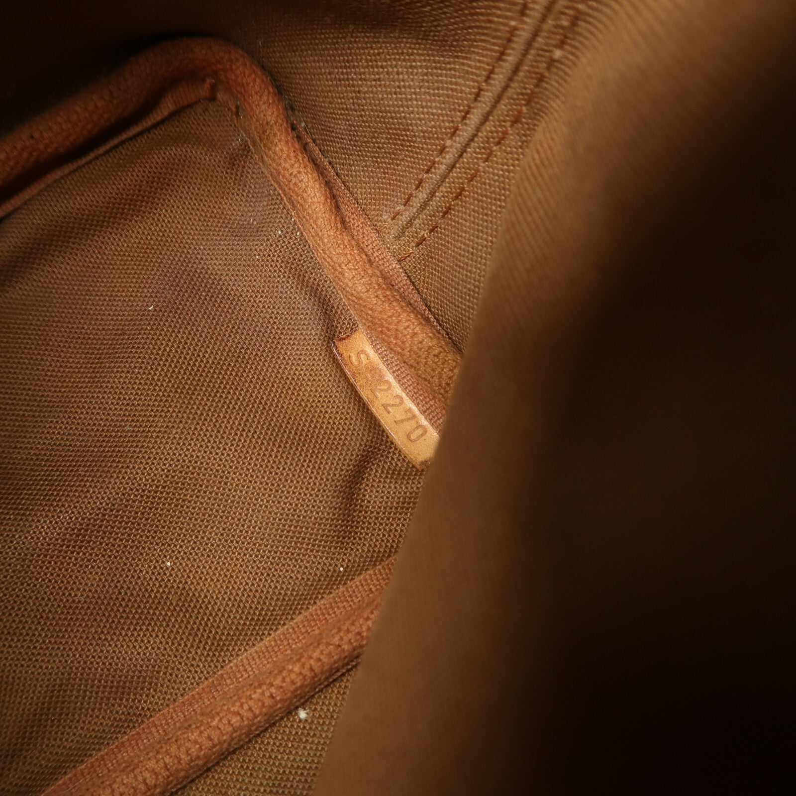 LOUIS VUITTON Monogram Nano Noe金扣肩背袋