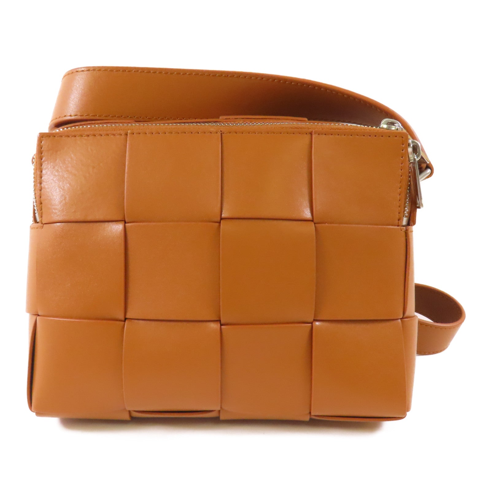 BOTTEGA VENETA 羊皮皮革Cassette銀扣肩背袋