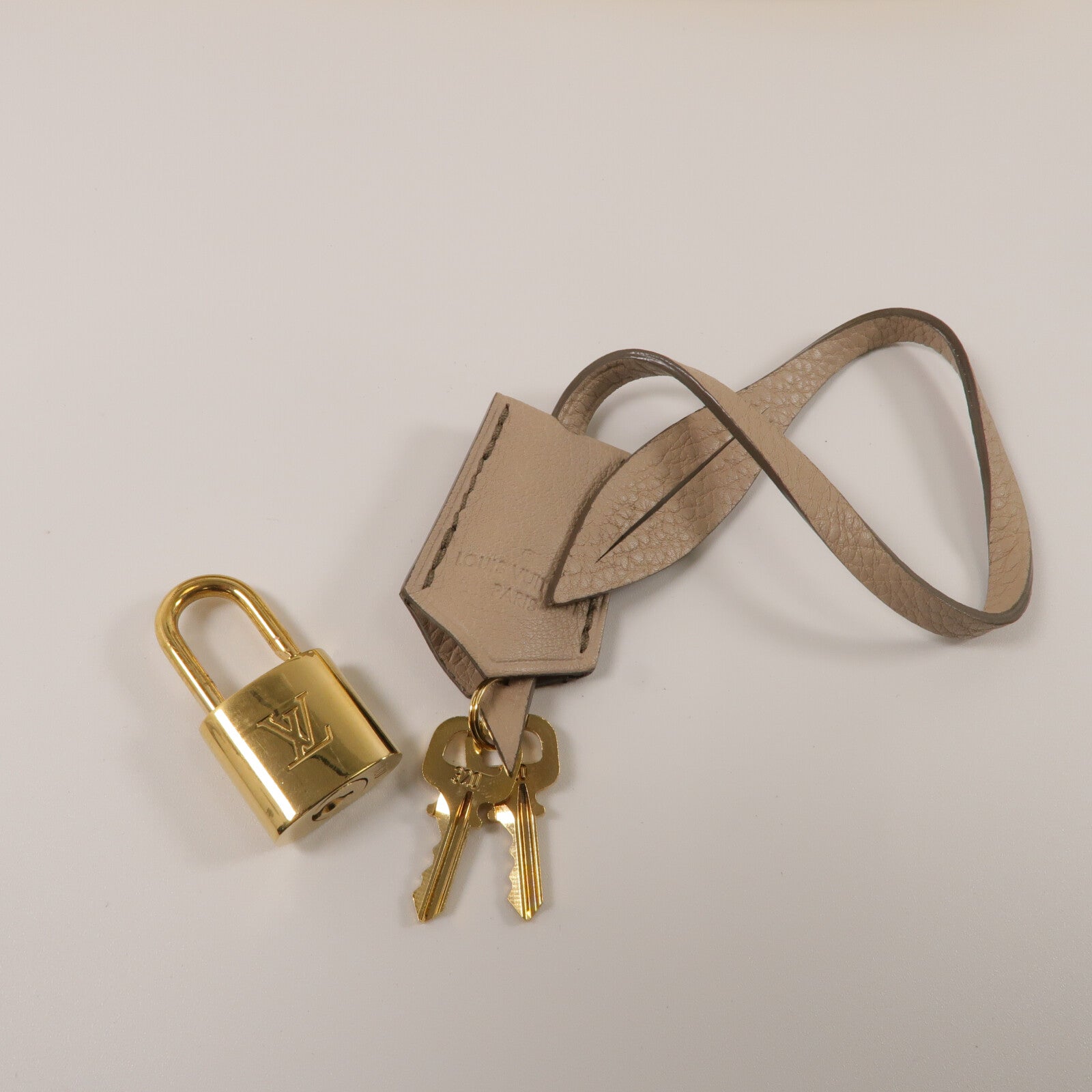 LOUIS VUITTON Mahina Selene MM