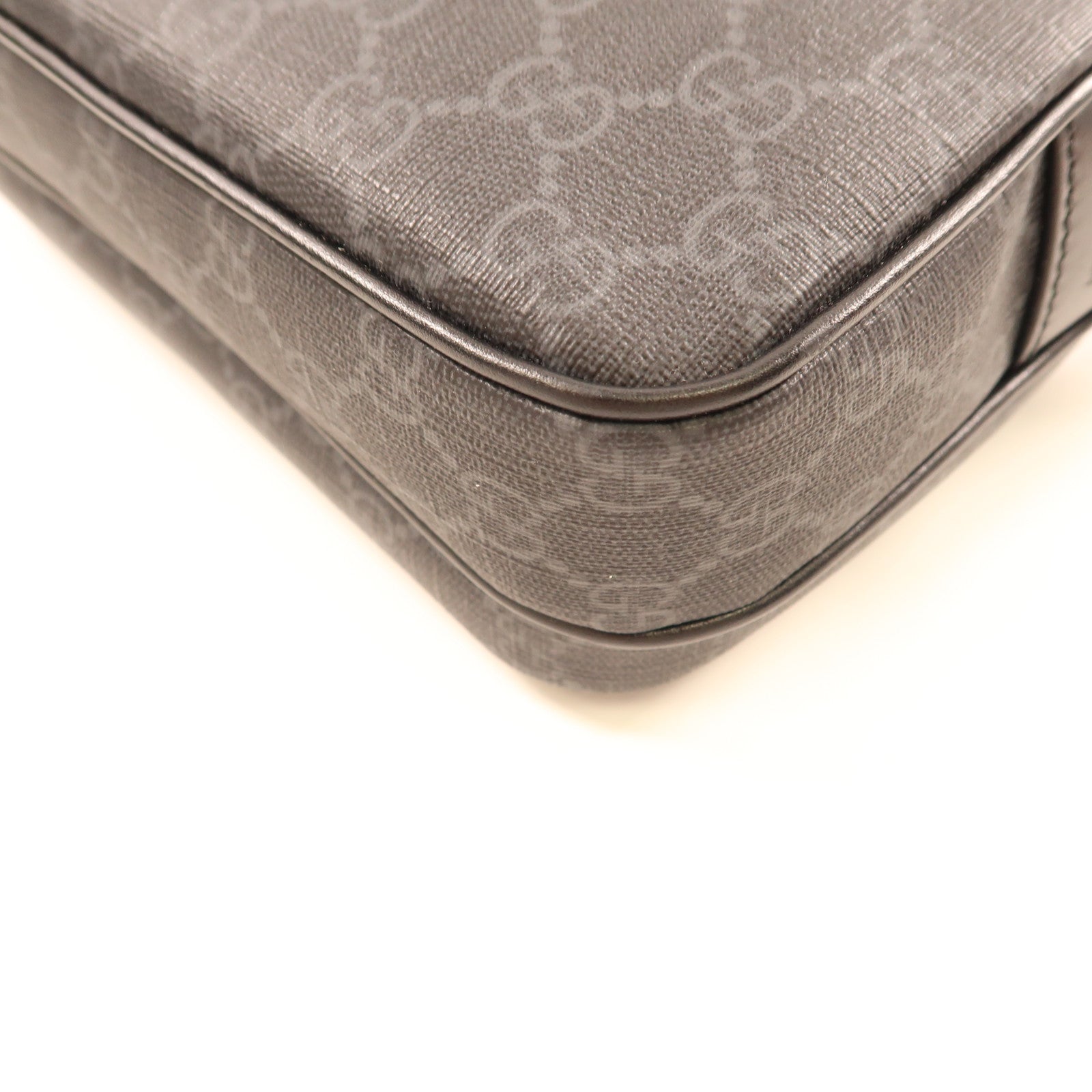 GUCCI 塗層帆布Crossbody Bag銀扣肩背袋