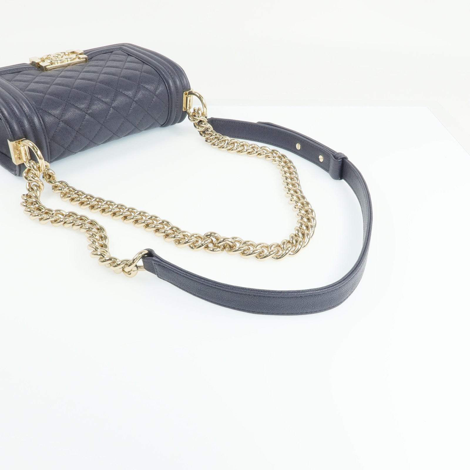 CHANEL 牛皮皮革Boy 20金扣鏈帶肩背袋