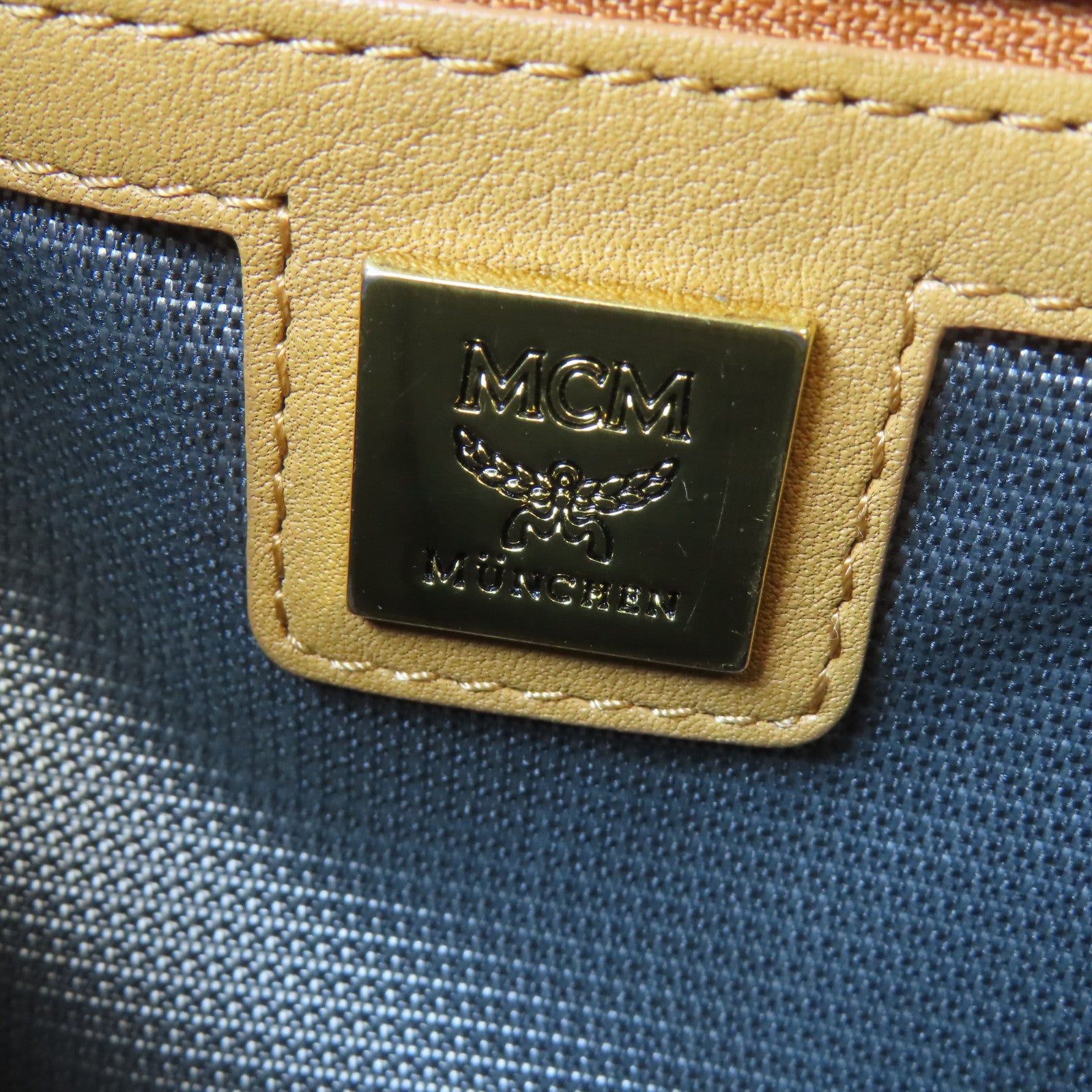 MCM 牛皮皮革Backpack金扣背包啡色