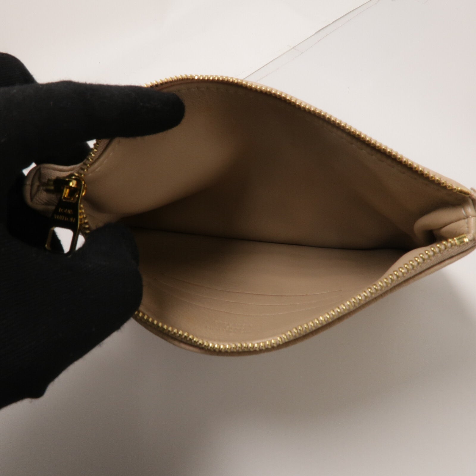 LOUIS VUITTON Mahina Selene MM