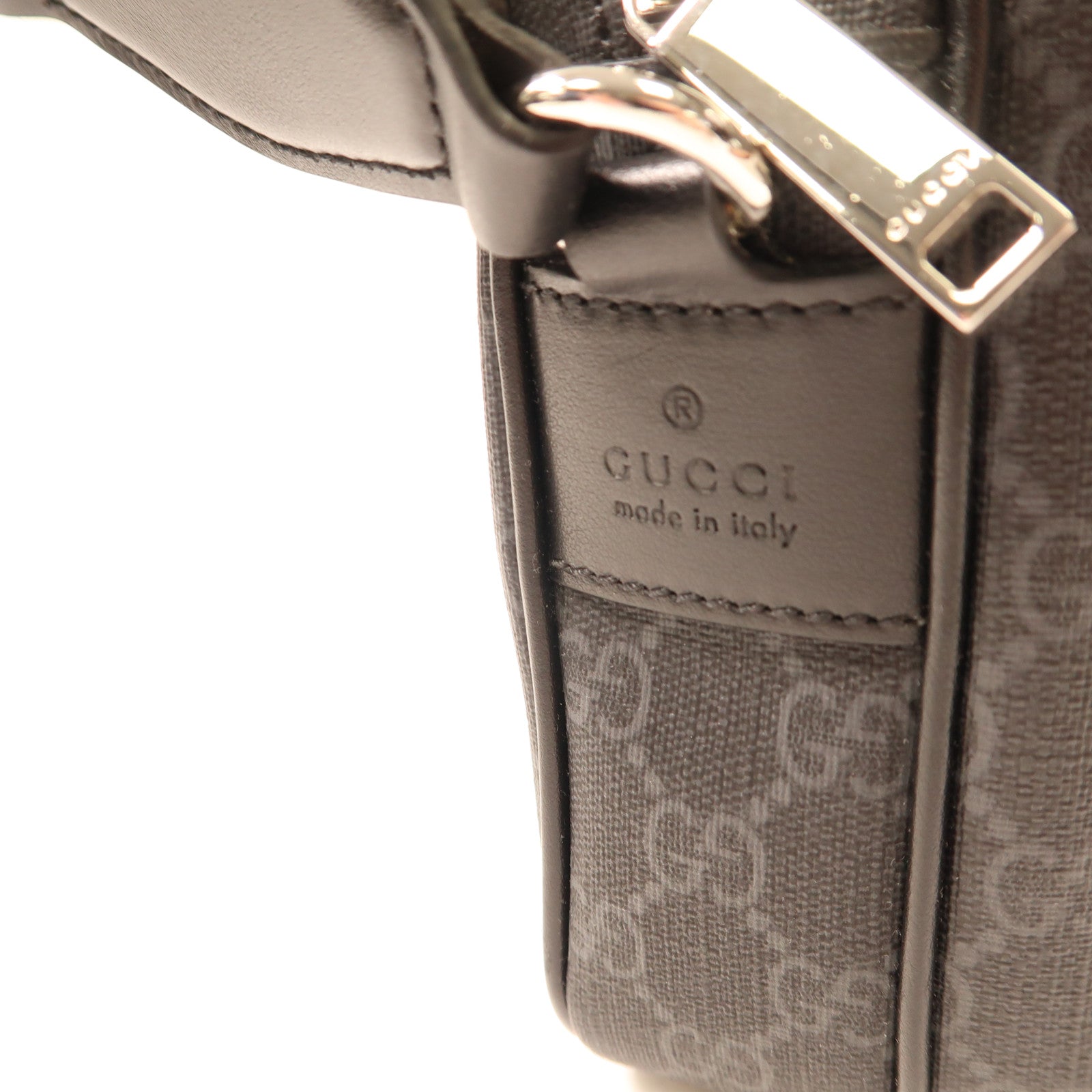 GUCCI 塗層帆布Crossbody Bag銀扣肩背袋