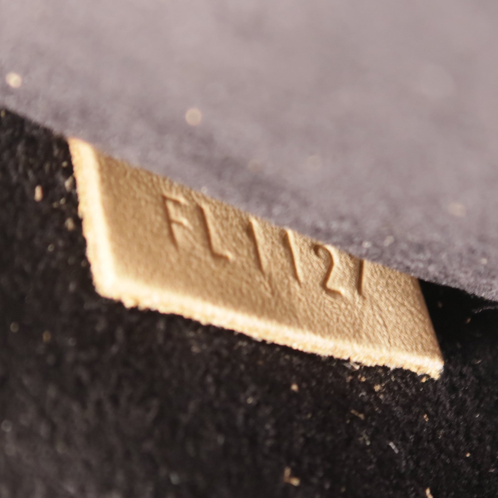 LOUIS VUITTON Epi Mechanical Flowers Twist金扣肩背袋