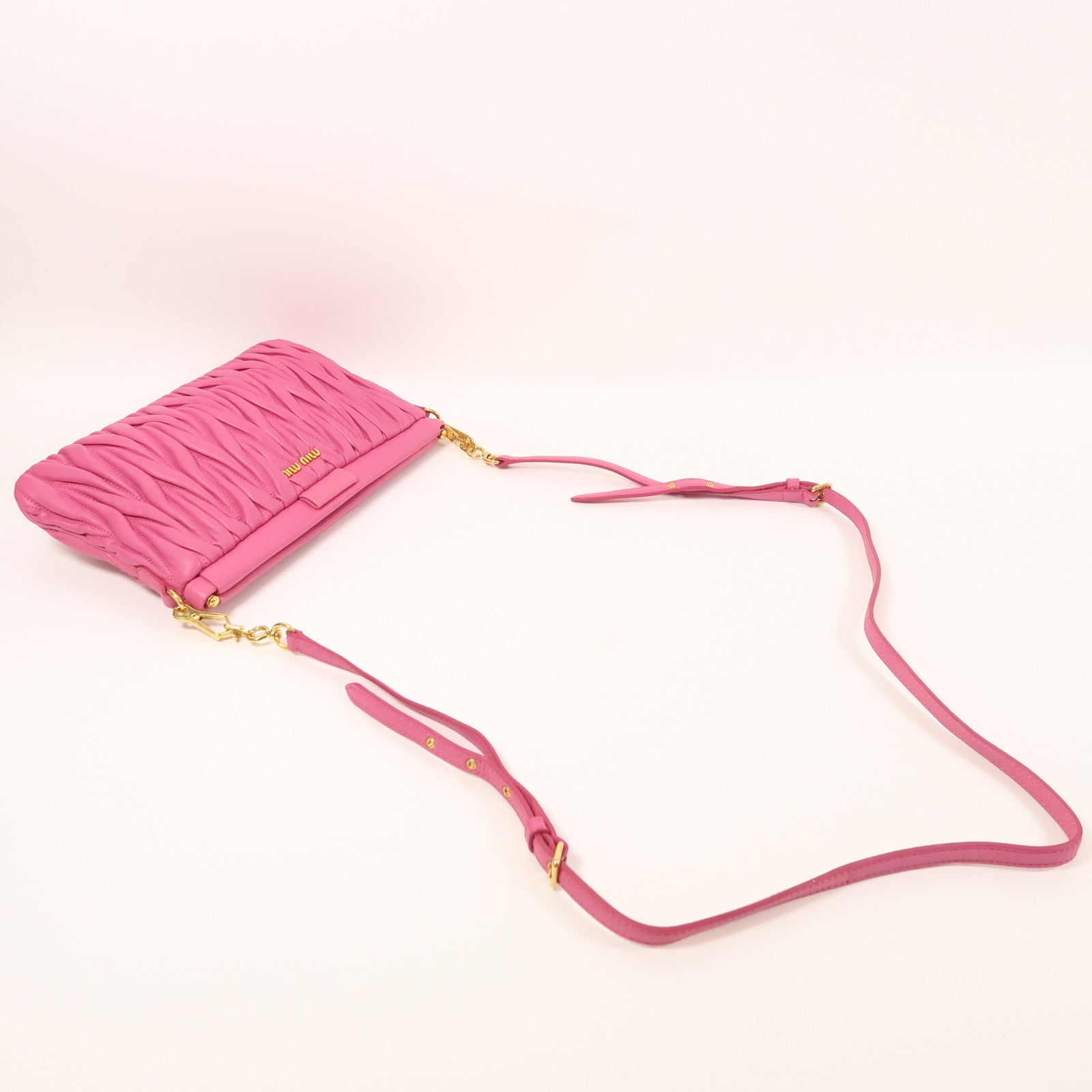 Miu Miu 羊皮皮革Shoulder Bag金扣肩背袋