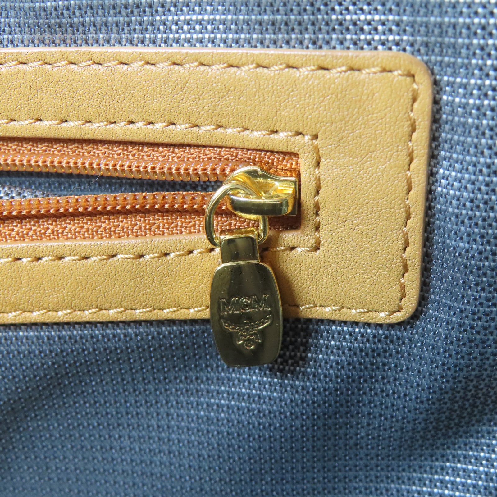 MCM 牛皮皮革Backpack金扣背包啡色