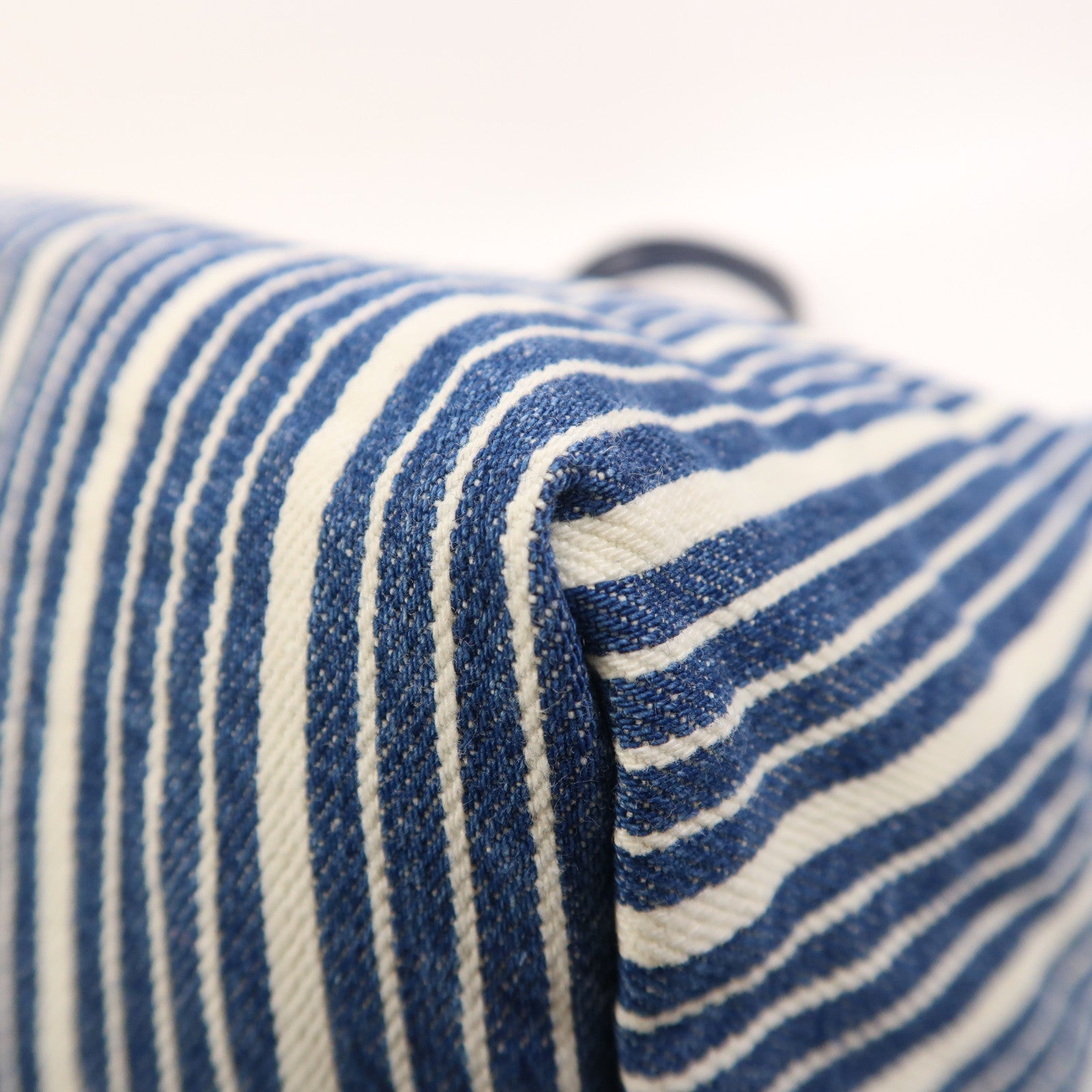 Miu Miu 牛仔布Tote Bag銀扣肩背袋