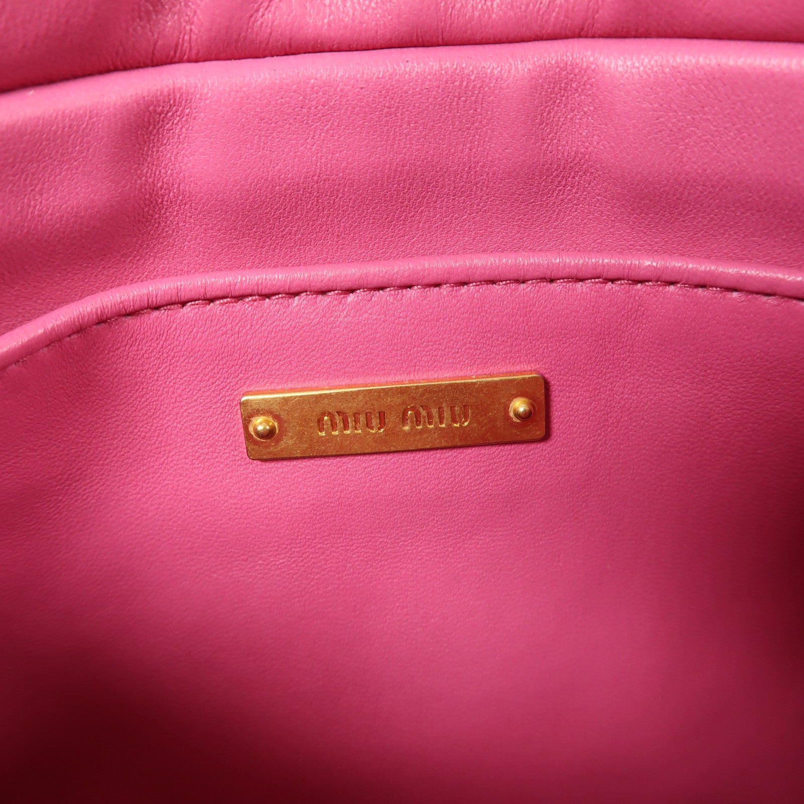 Miu Miu 羊皮皮革Shoulder Bag金扣肩背袋