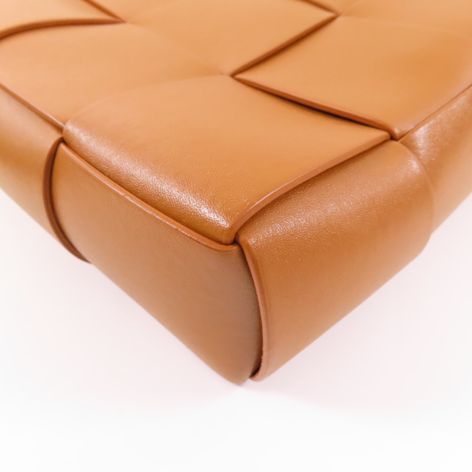 BOTTEGA VENETA 羊皮皮革Cassette銀扣肩背袋