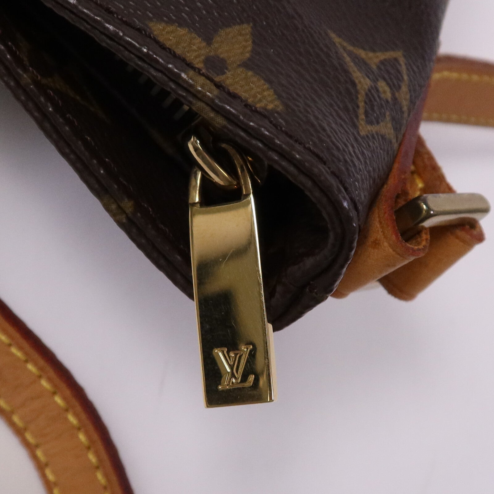 LOUIS VUITTON Monogram Trotteur金扣肩背袋