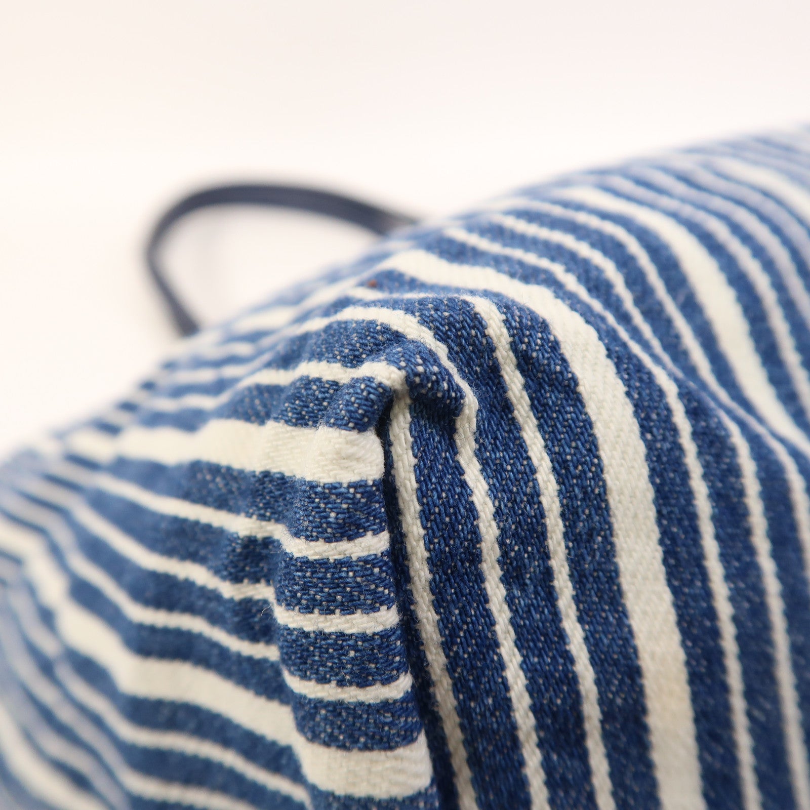 Miu Miu 牛仔布Tote Bag銀扣肩背袋