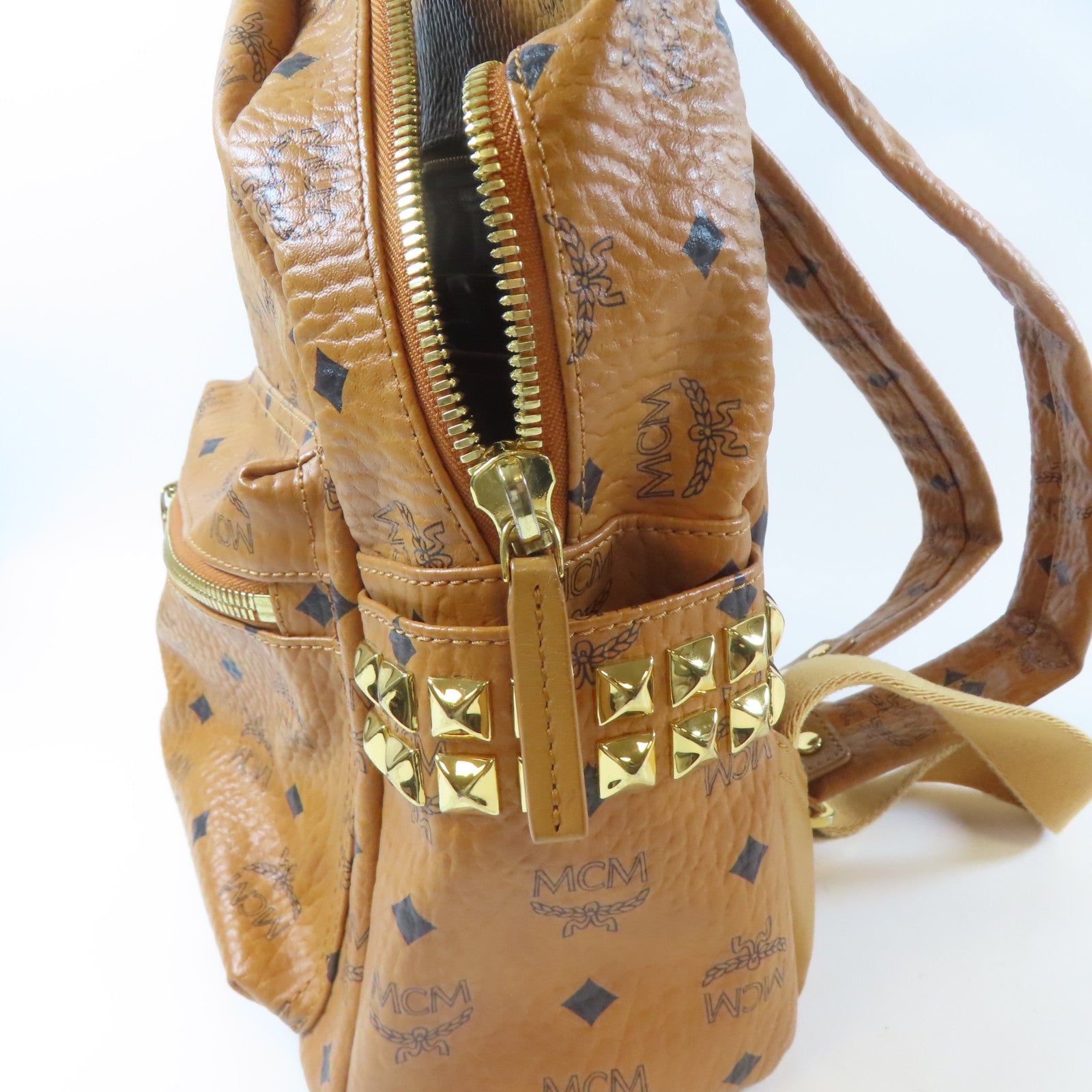 MCM 牛皮皮革Backpack金扣背包啡色