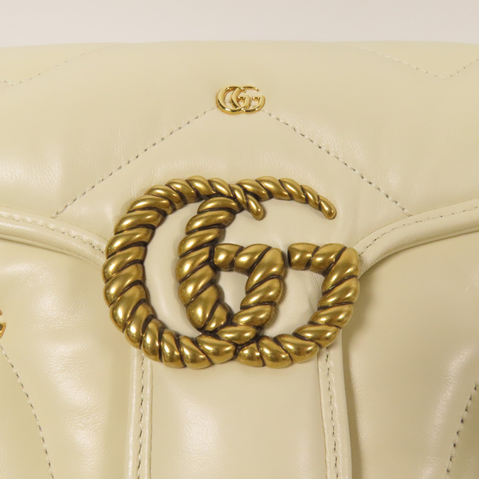 GUCCI 羊皮皮革GG Marmont金扣肩背袋