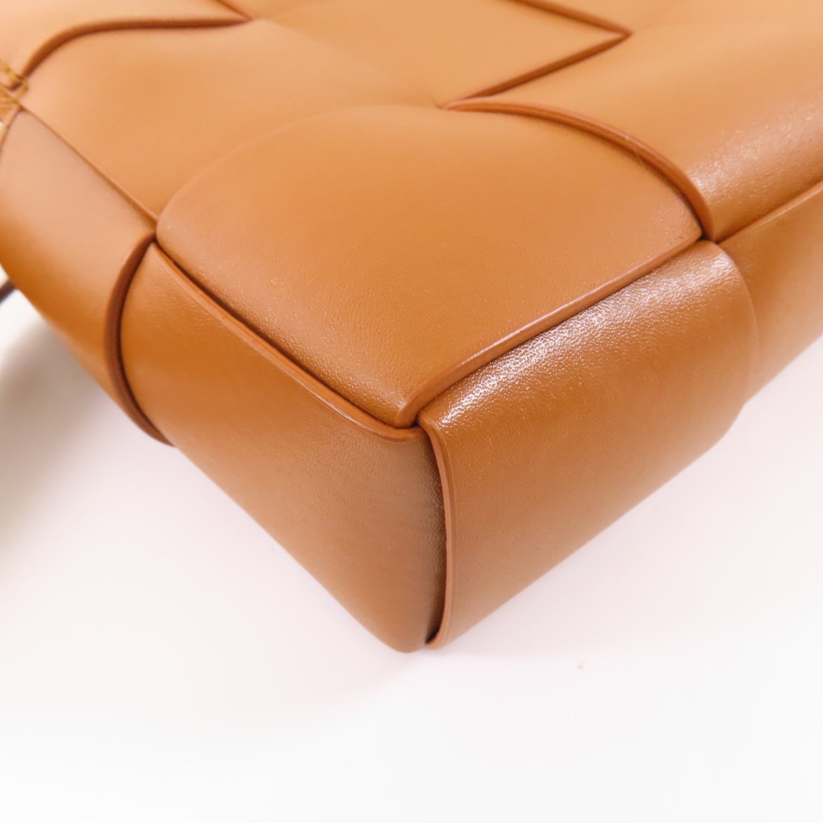 BOTTEGA VENETA 羊皮皮革Cassette銀扣肩背袋