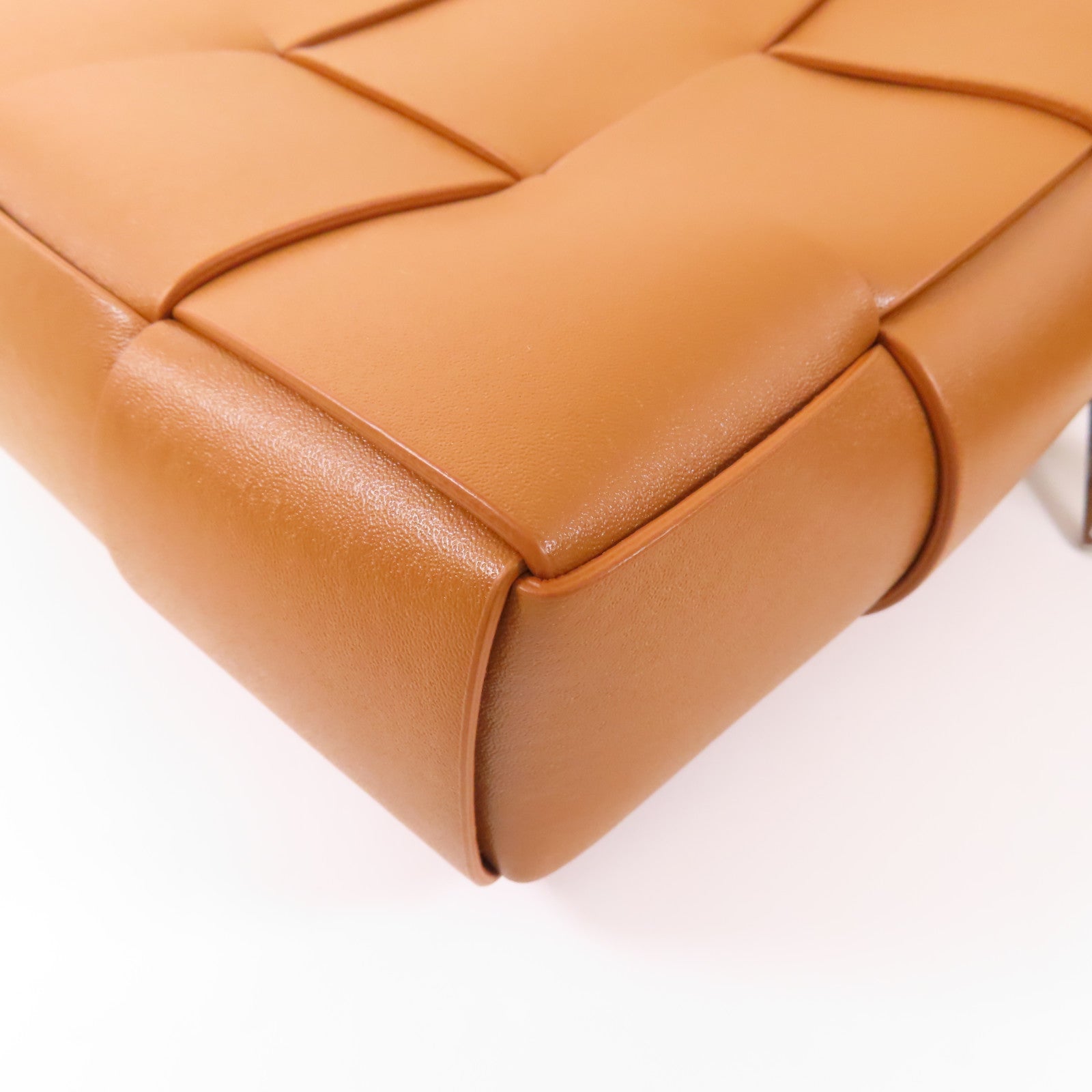 BOTTEGA VENETA 羊皮皮革Cassette銀扣肩背袋