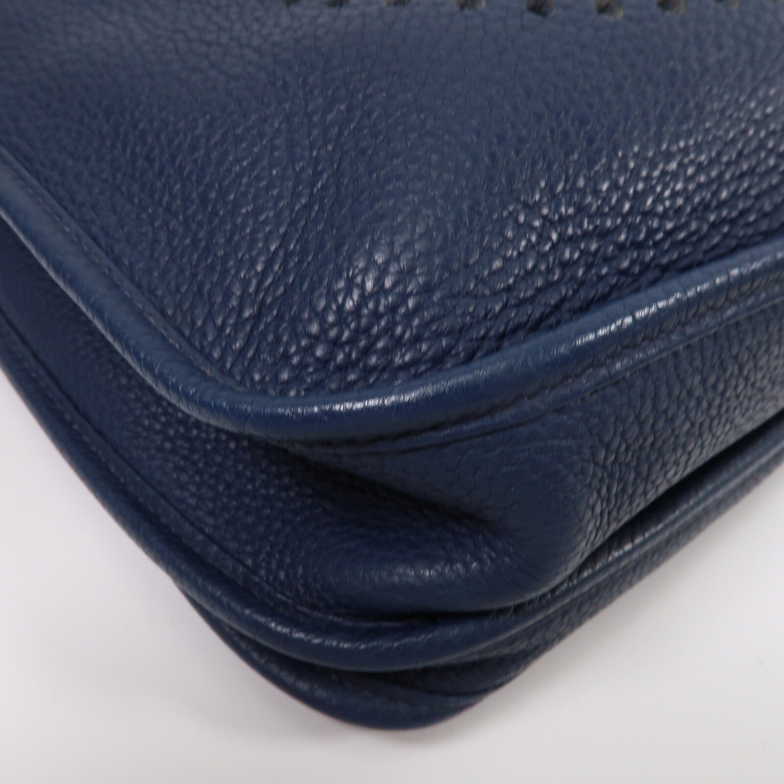 HERMES Clemence皮革Evelyne PM肩背袋Blue Indigo