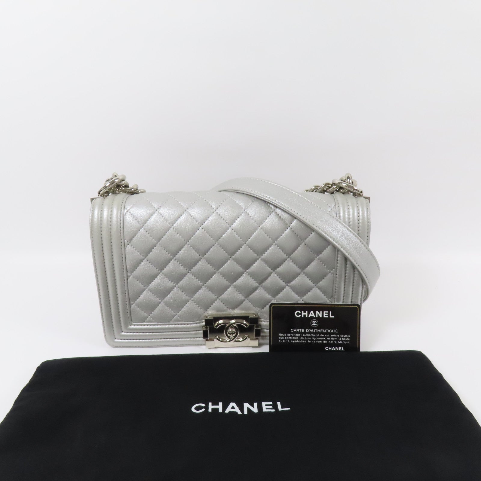 CHANEL 牛皮皮革Boy 25銀扣鏈帶肩背袋