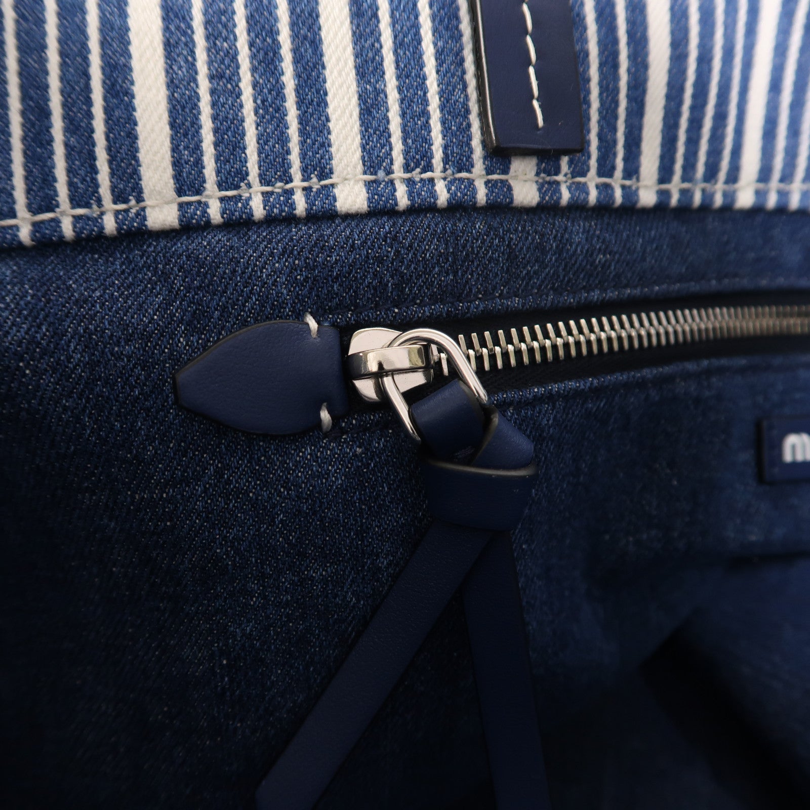 Miu Miu 牛仔布Tote Bag銀扣肩背袋