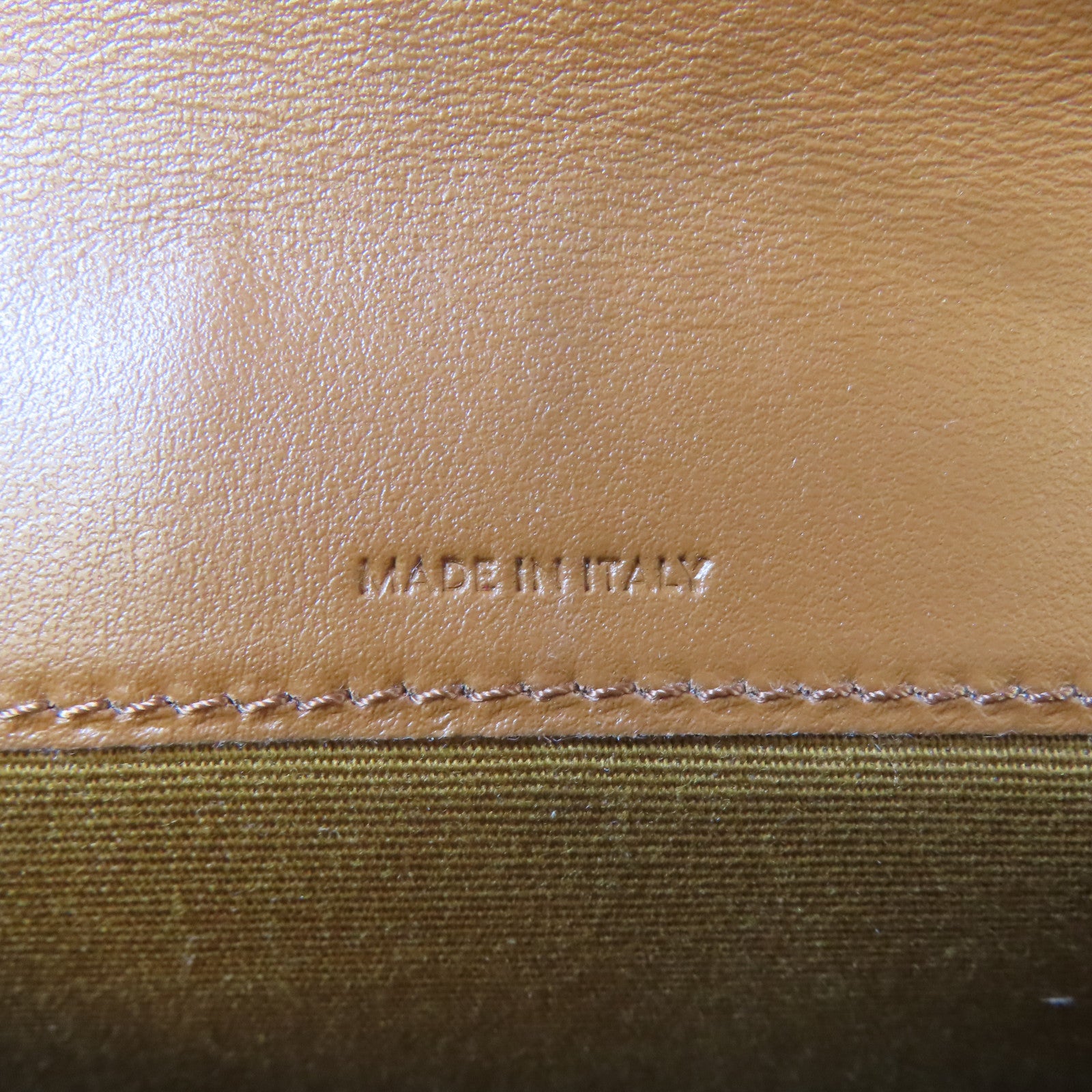 CELINE 塗層帆布Wallet On Strap金扣肩背袋啡色