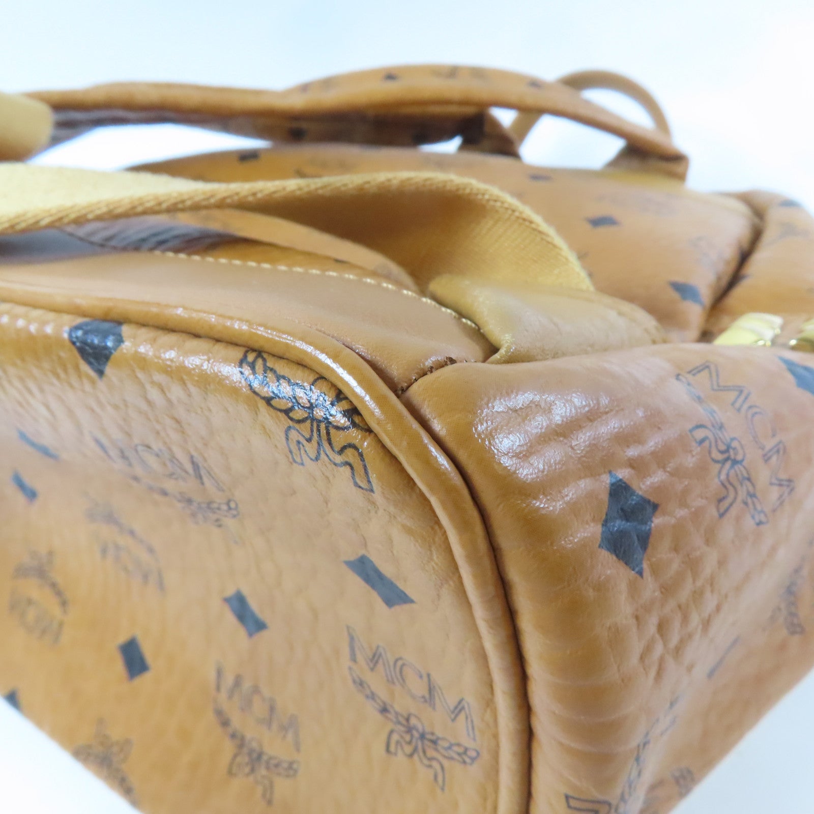 MCM 牛皮皮革Backpack金扣背包啡色