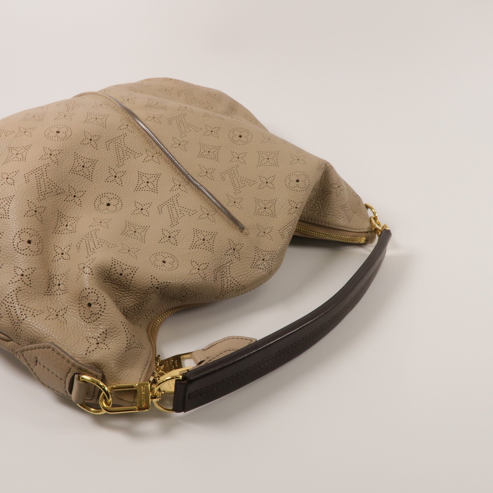 LOUIS VUITTON Mahina Selene MM