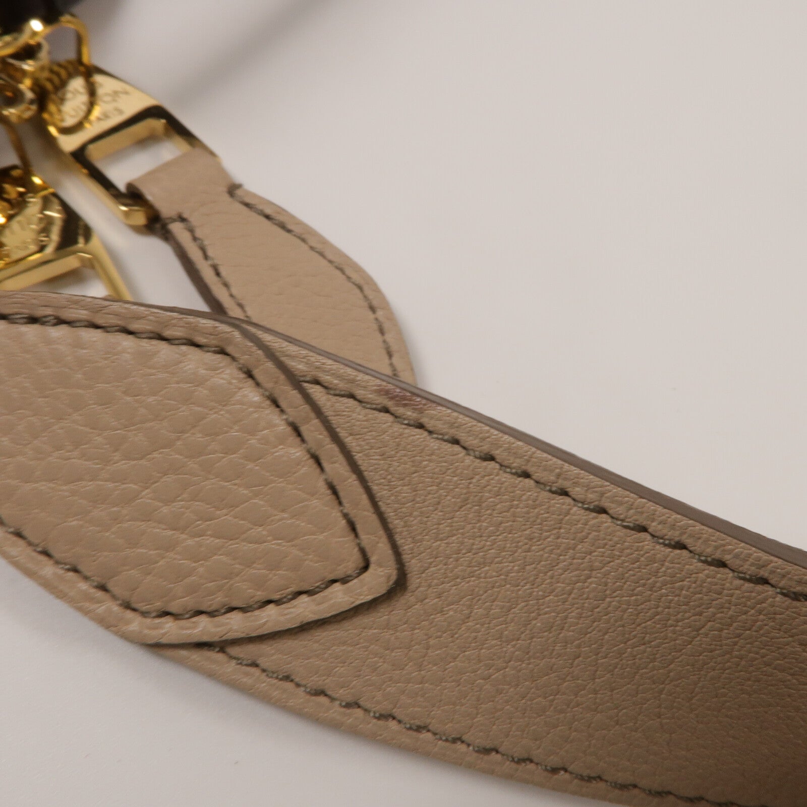 LOUIS VUITTON Mahina Selene MM