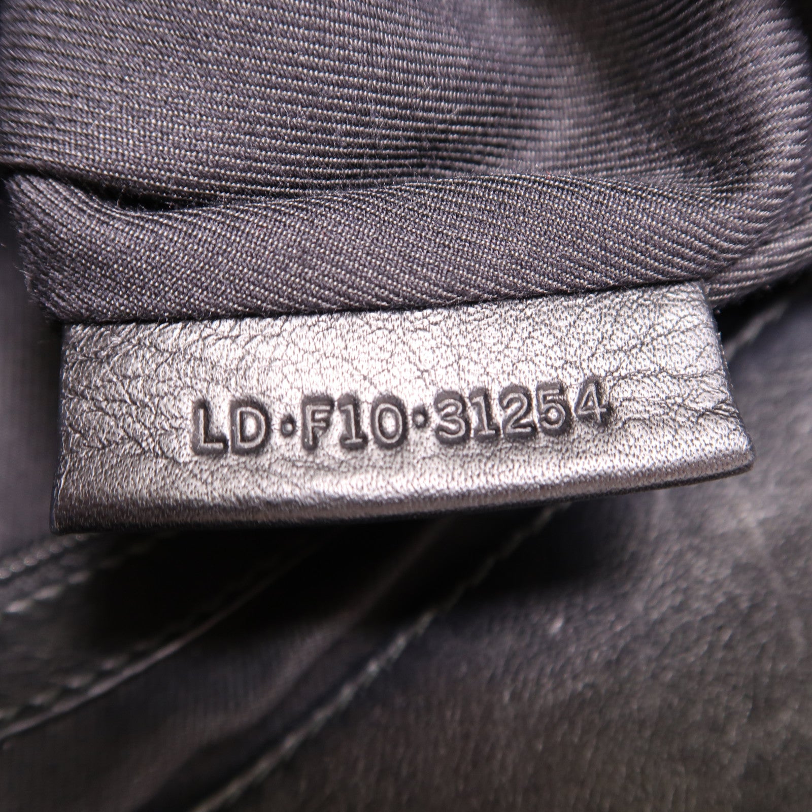 BVLGARI 牛皮皮革Shoulder Bag金扣肩背袋