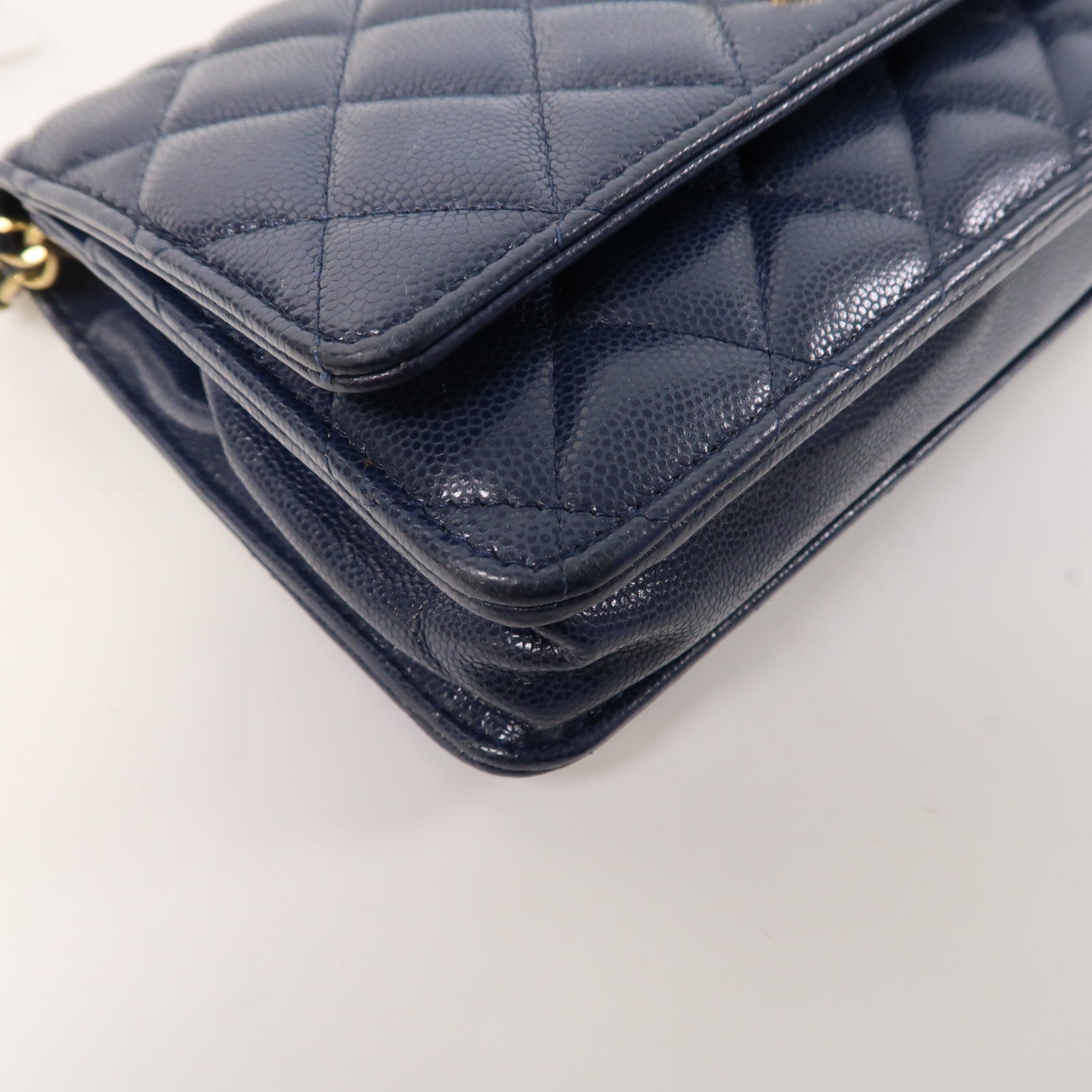 CHANEL 菱格Caviar皮革Wallet On Chain金扣鏈帶肩背袋深藍色