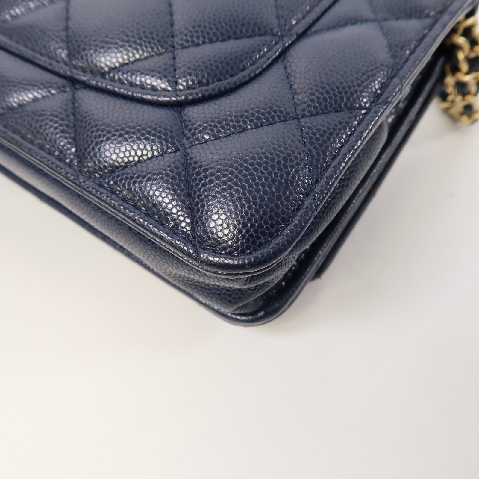 CHANEL 菱格Caviar皮革Wallet On Chain金扣鏈帶肩背袋深藍色