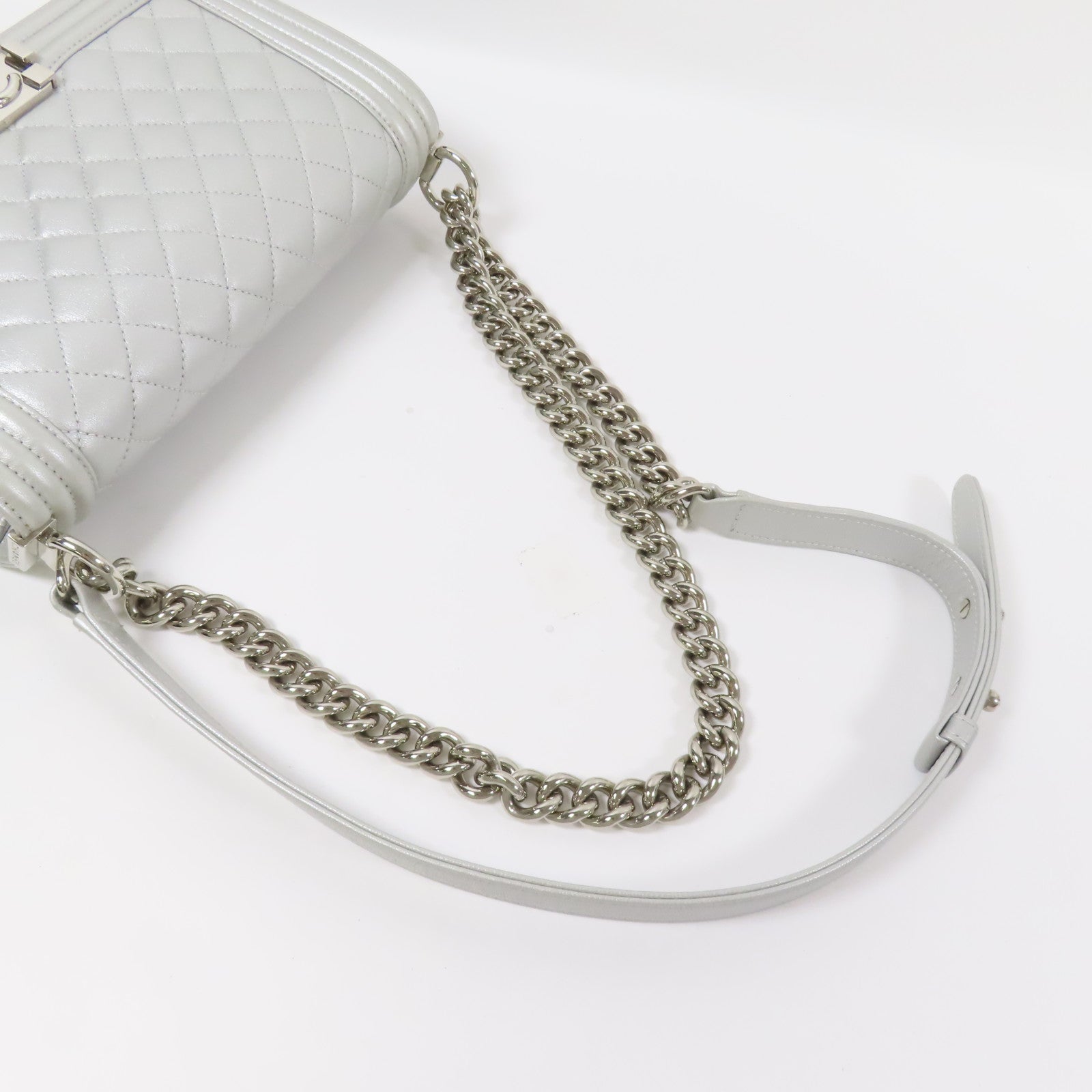 CHANEL 牛皮皮革Boy 25銀扣鏈帶肩背袋