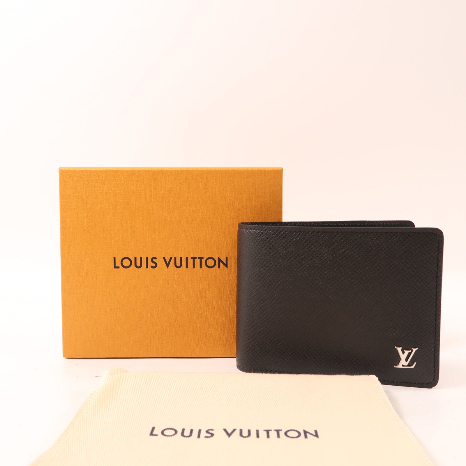 LOUIS VUITTON Taiga Wallet錢包黑色