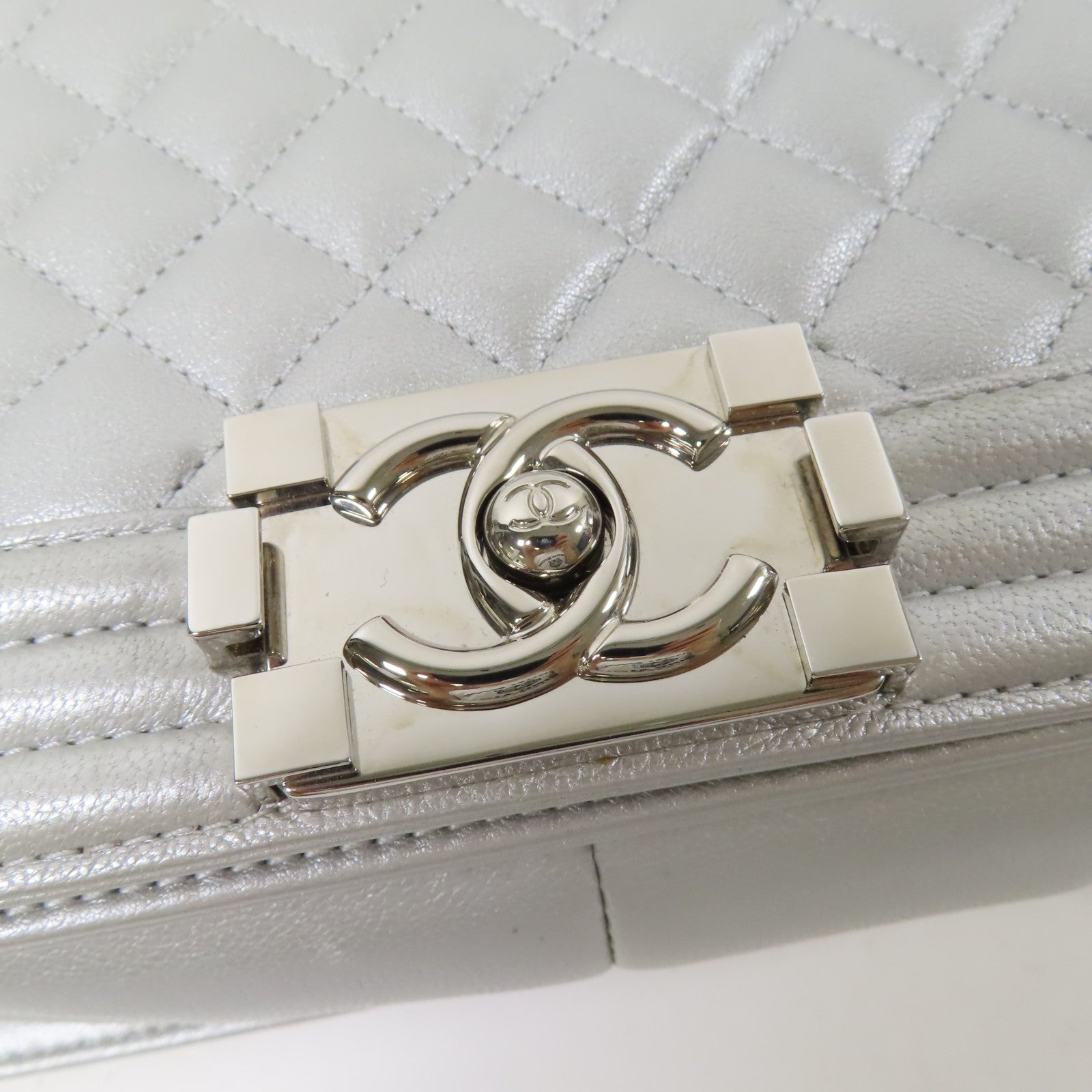 CHANEL 【激減優惠】牛皮皮革Boy 25銀扣鏈帶肩背袋