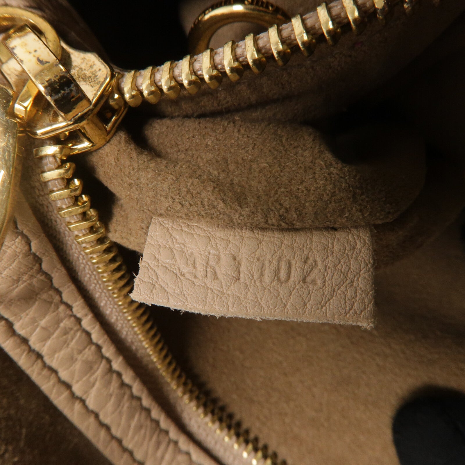 LOUIS VUITTON Mahina Selene MM
