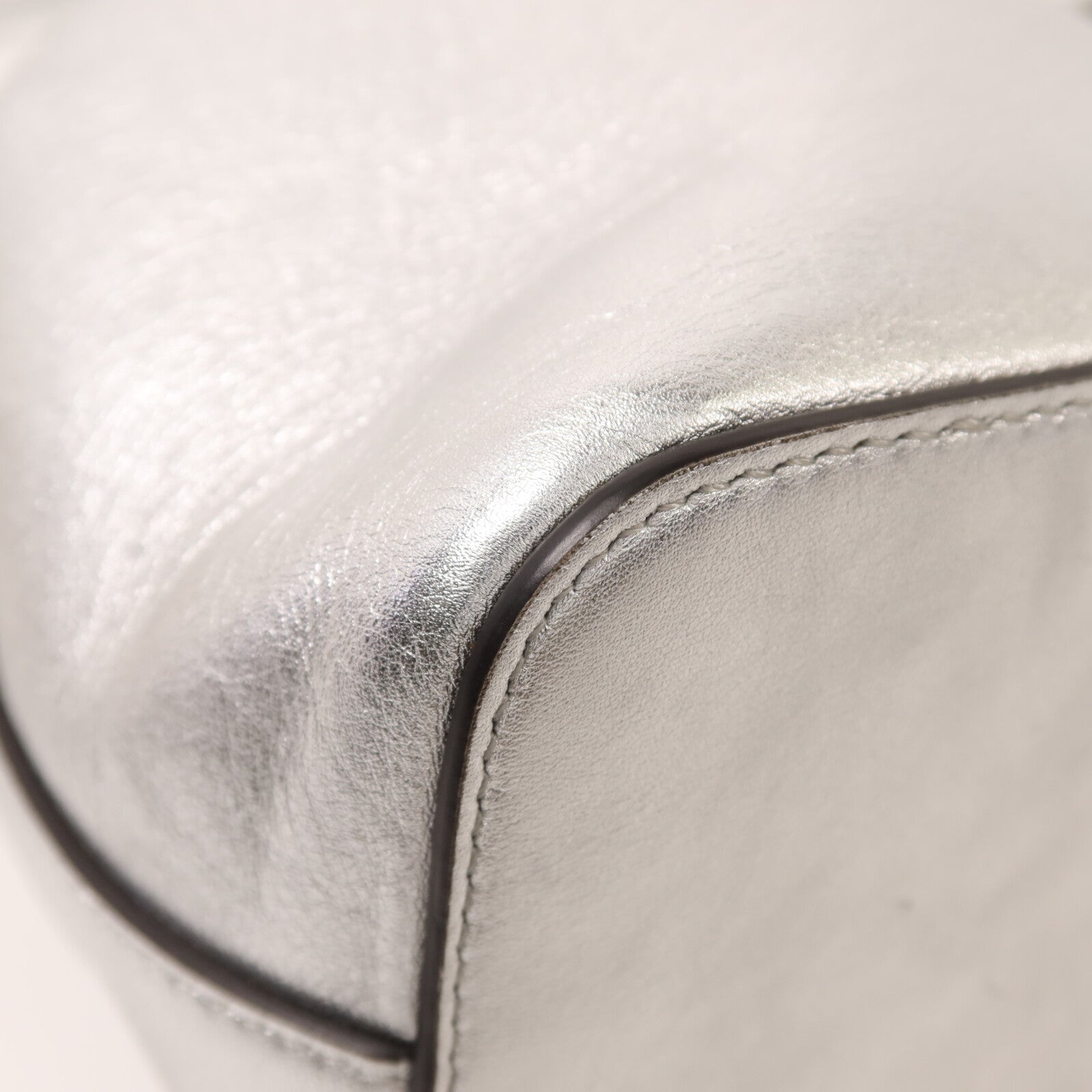FENDI 牛皮皮革Mon Tresor Bucket Bag金扣手挽肩背兩用袋